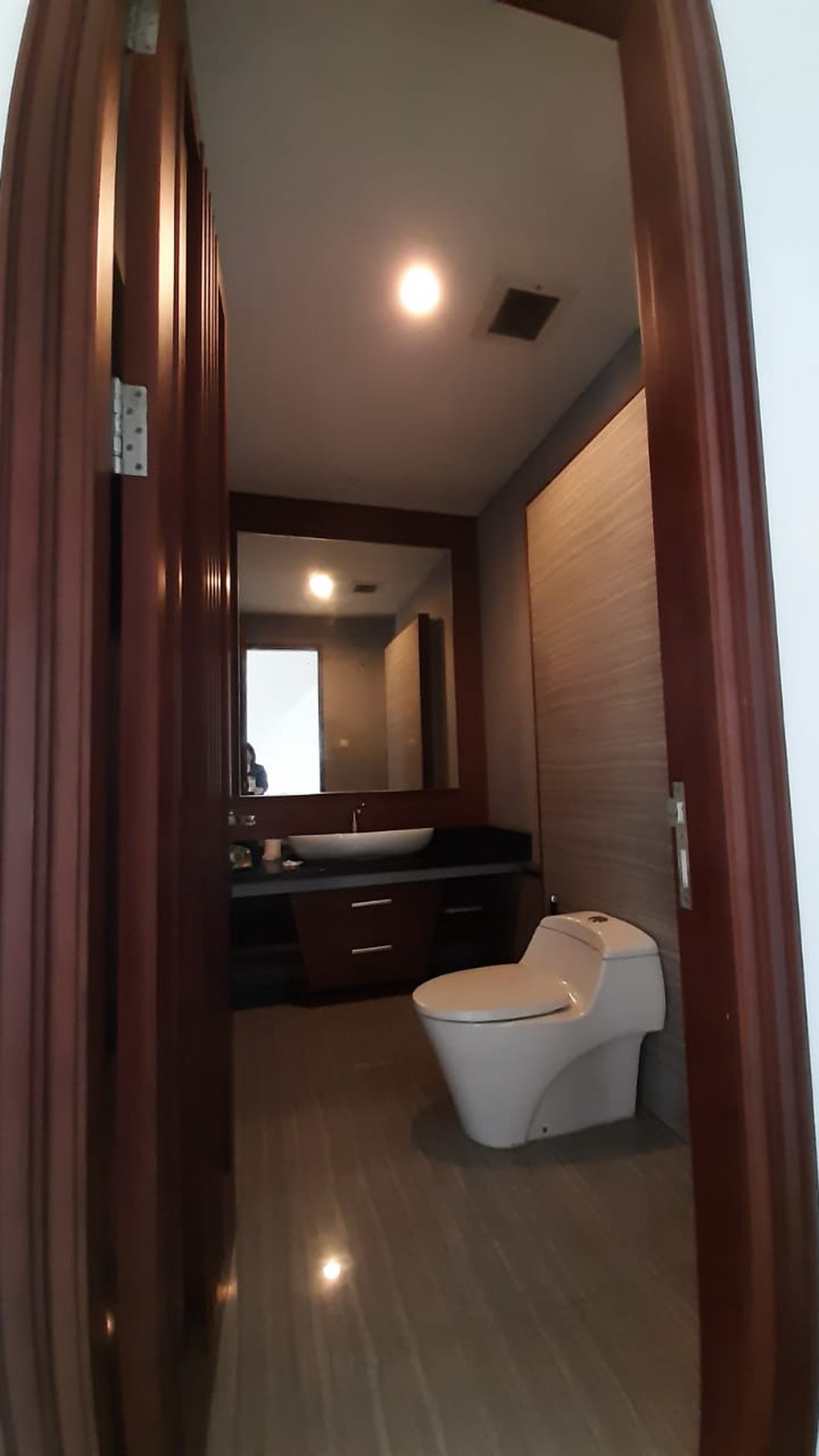 Rumah bagus, 2 lantai siap huni dalam cluster exclusive di Sektor 9
