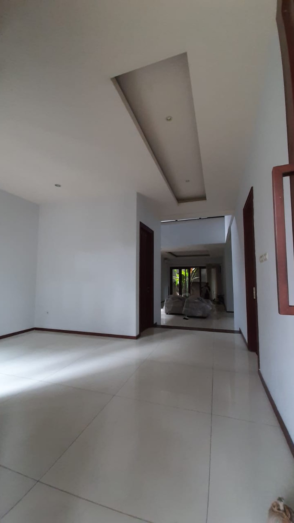 Rumah bagus, 2 lantai siap huni dalam cluster exclusive di Sektor 9