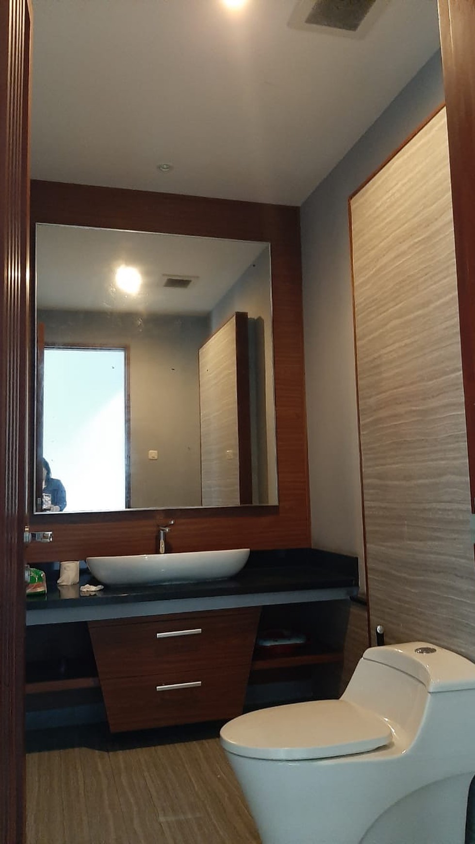 Rumah bagus, 2 lantai siap huni dalam cluster exclusive di Sektor 9