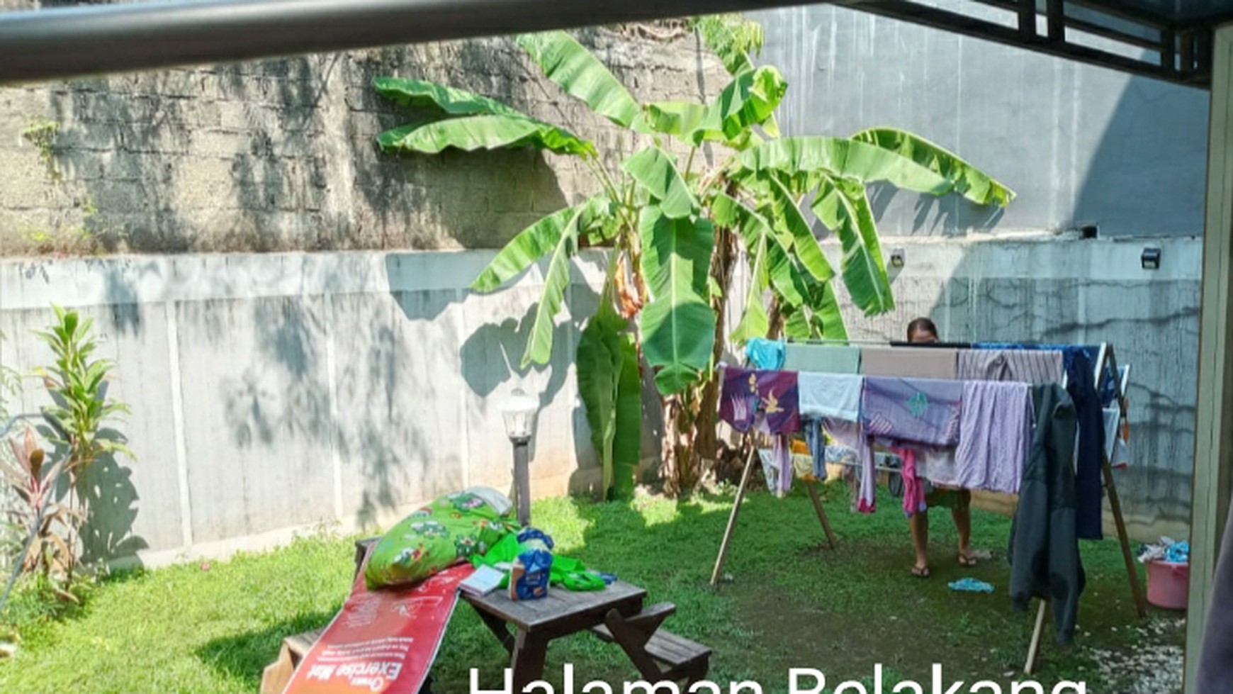 Rumah Siap Huni dengan Hunian Nyaman dan Asri di Jakarta Timur
