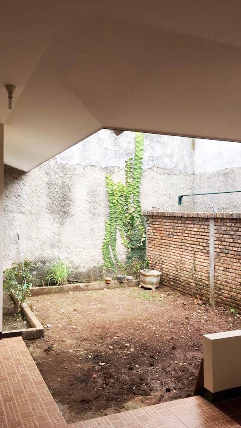 Dijual Rumah 1 Lantai di Jl Puter Bintaro Jaya Sektor 5