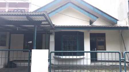 Rumah 1 lantai, Bebas banjir, lokasi strategis di Bintaro Sektor 5