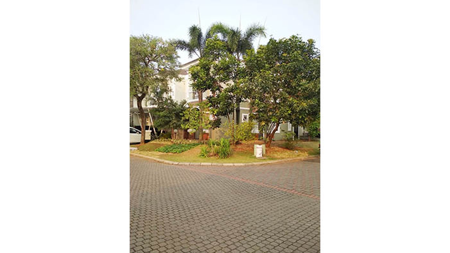 Rumah Hoek Pondok Hijau Golf Cluster Garnet. Gading Serpong