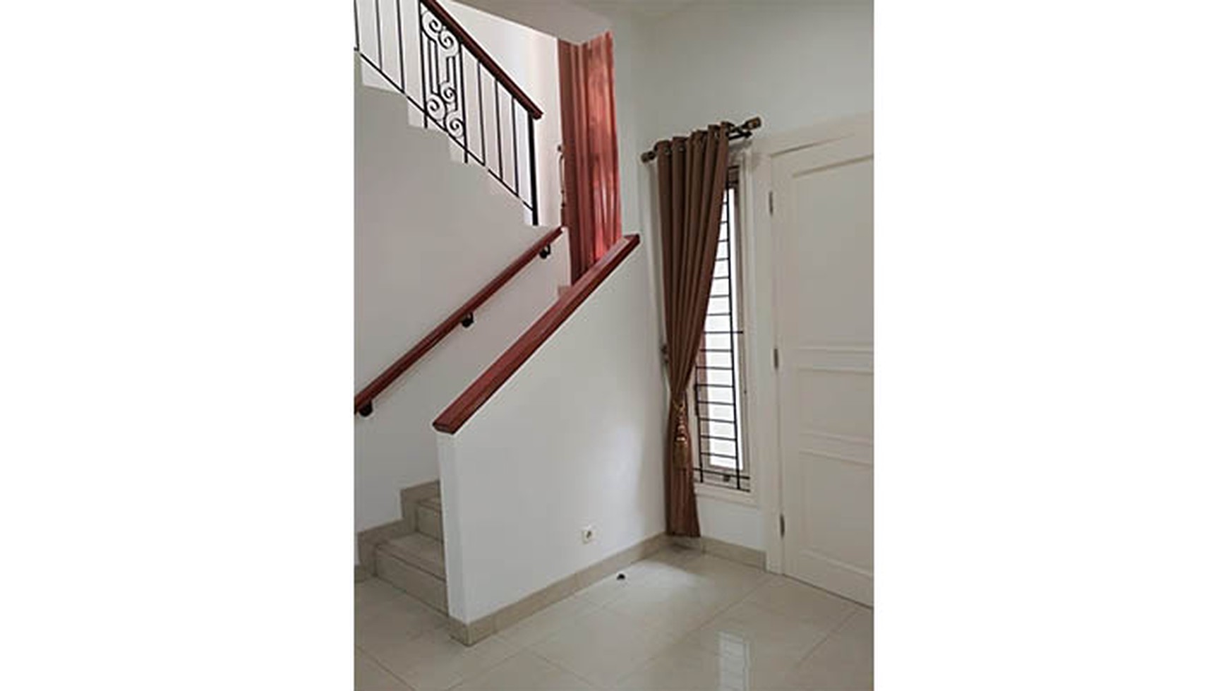 Rumah Hoek Pondok Hijau Golf Cluster Garnet. Gading Serpong