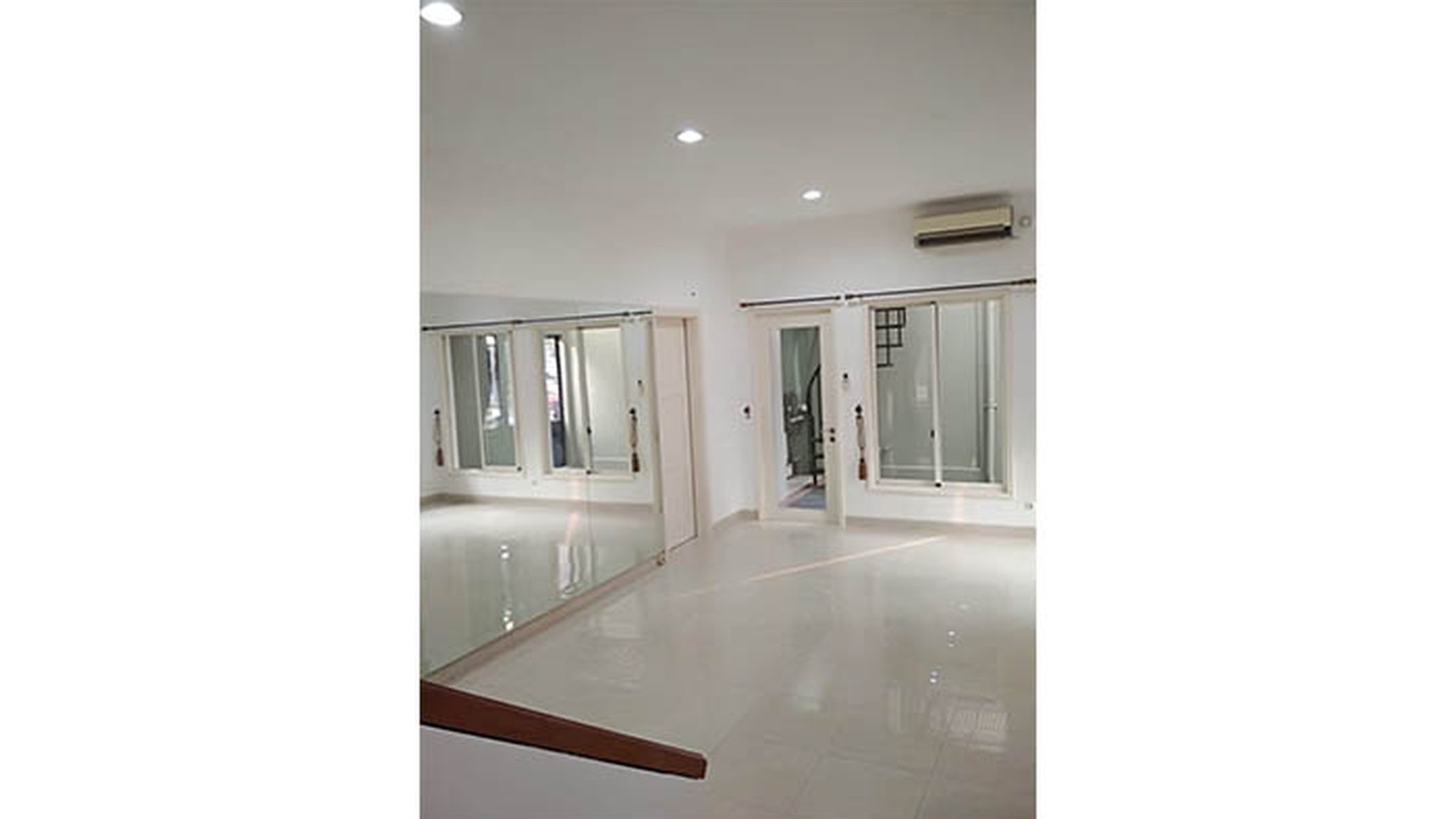 Rumah Hoek Pondok Hijau Golf Cluster Garnet. Gading Serpong