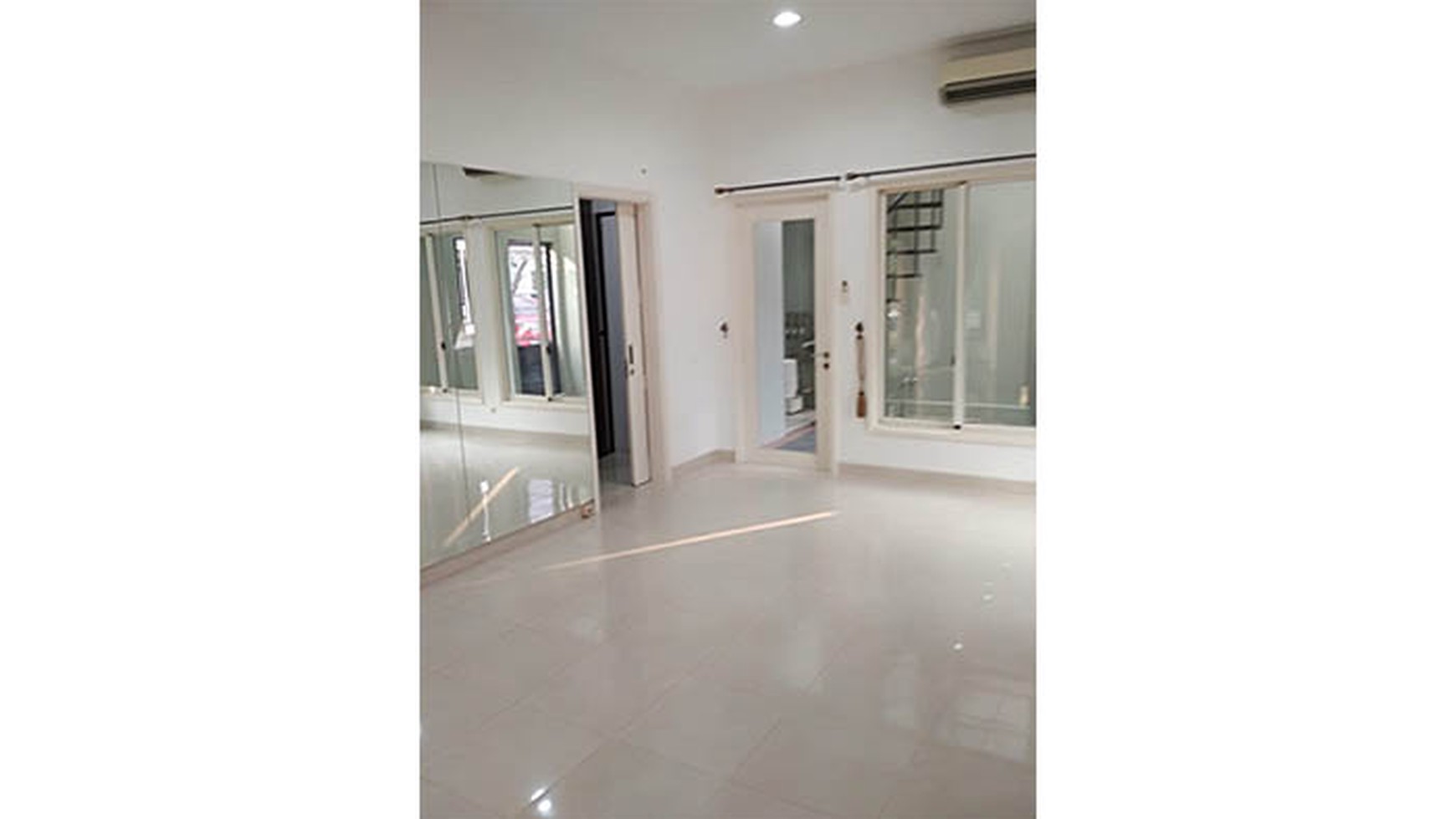 Rumah Hoek Pondok Hijau Golf Cluster Garnet. Gading Serpong