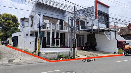 Disewakan Rumah 12 Kamar Lokasi Premium Jalan Raya Kledokan Caturtunggal Depok Sleman