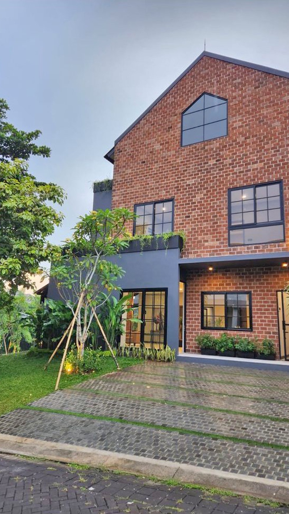 Rumah Hitung Tanah Area Cipete