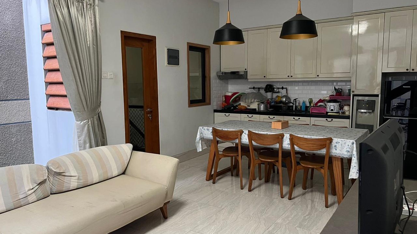 Rumah Hitung Tanah Area Cipete