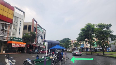 Dijual murah Ruko di Pinggir Jalan Utama di Paramount Glaze Gading Serpong, Tangerang