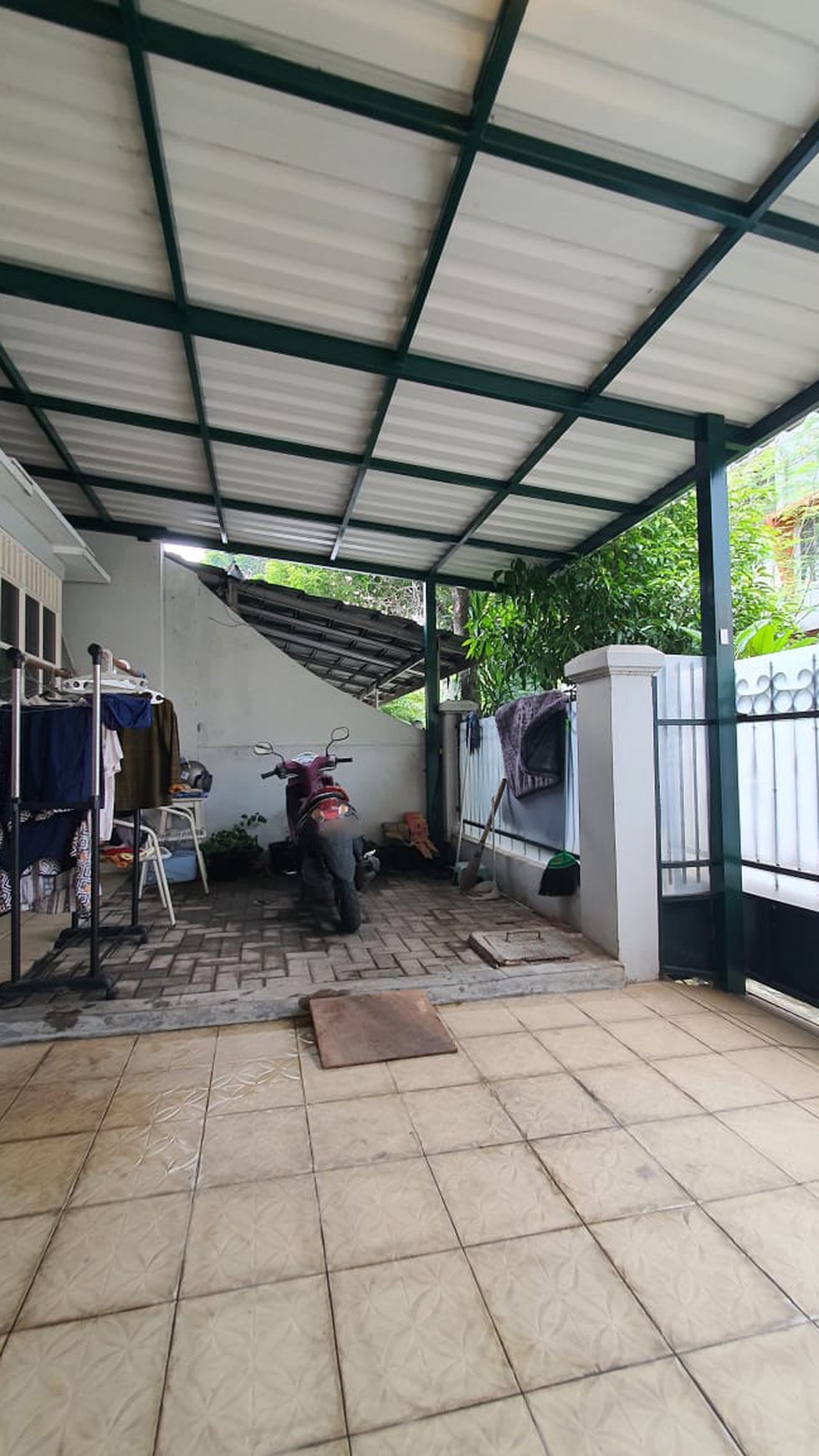 Rumah Siap Huni dengan Hunian Nyaman dan Asri di Bintaro Jaya.