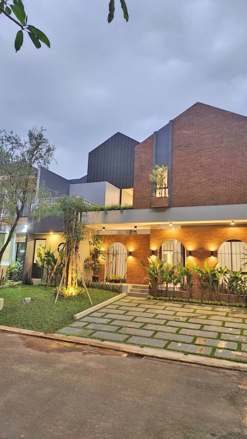 Rumah Modern Siap Huni di The Green BSD City