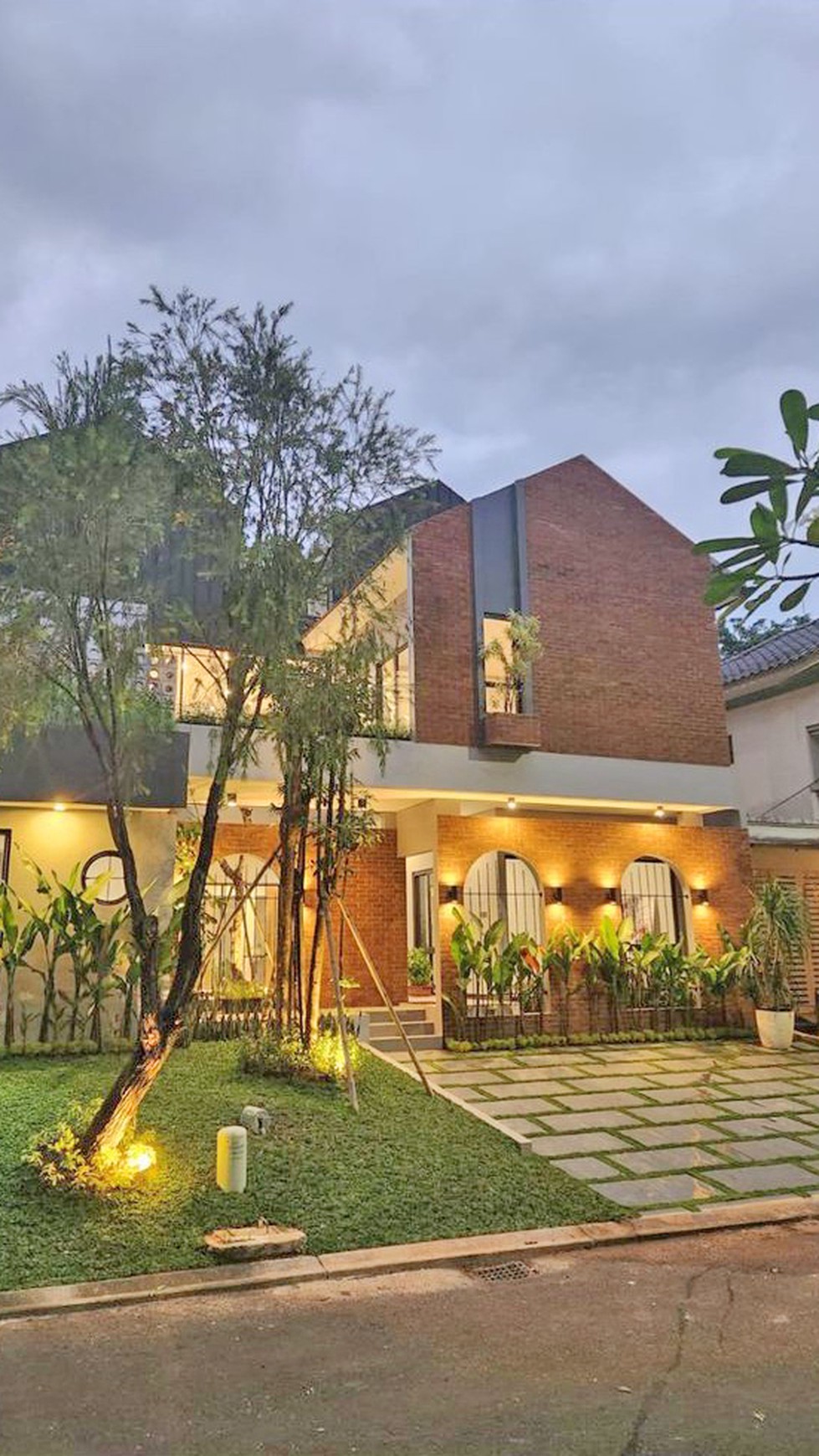 Rumah Modern Siap Huni di The Green BSD City