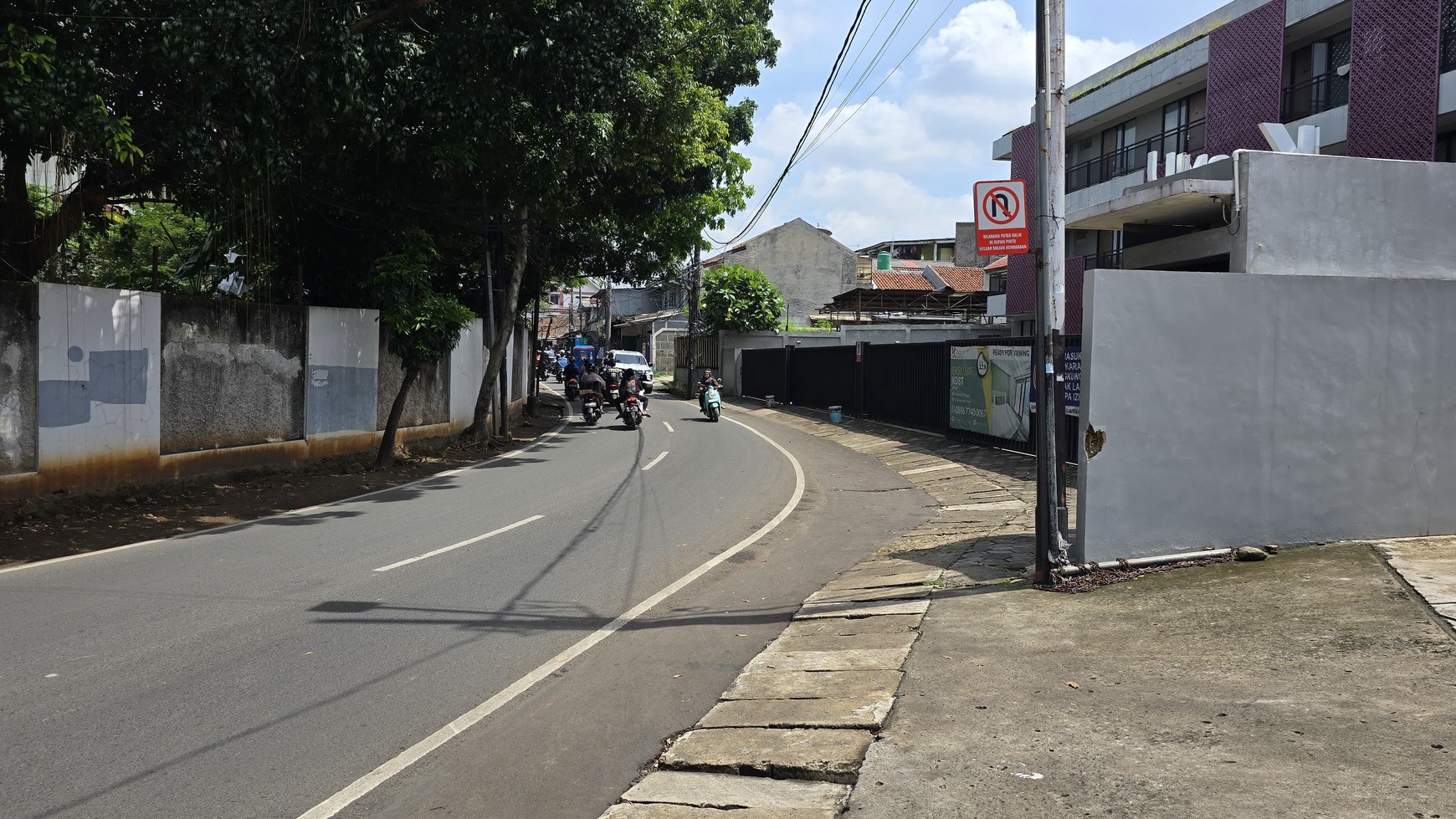 Disewakan Ruko Siap Pakai dan Lokasi Strategis Pinggir Jalan Raya @Pondok Aren