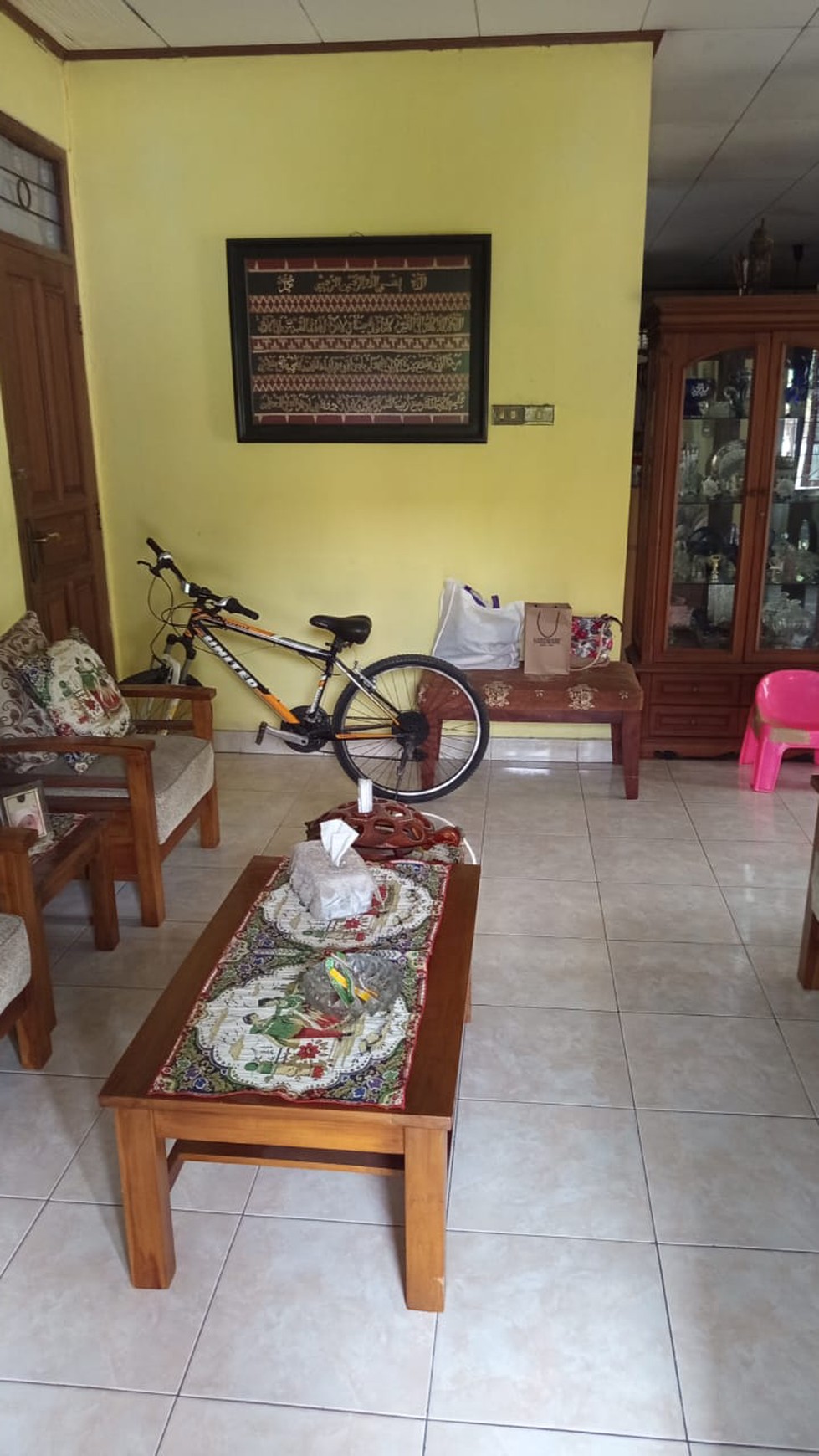 Rumah Luas Standar Diarea Komp Pajak Cipadu, Near Gatte Toll .
