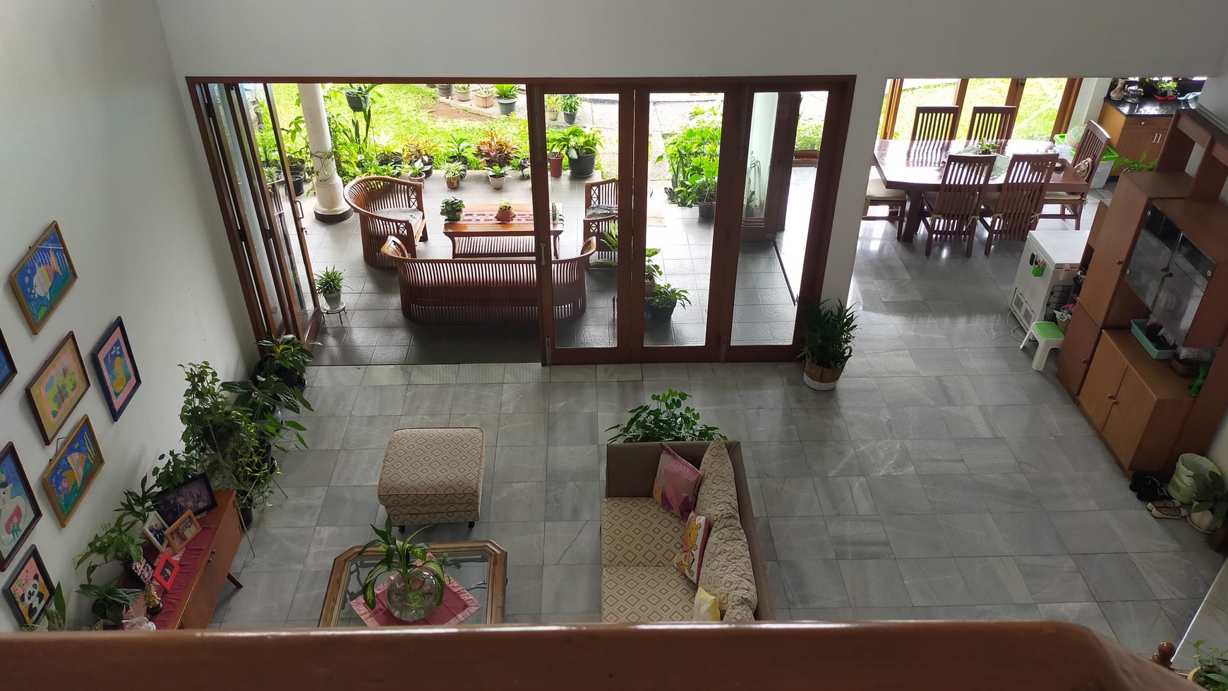 Rumah Klasik Asri dan Nyaman Luas Tanah 2585m2 di Area Pejaten Barat