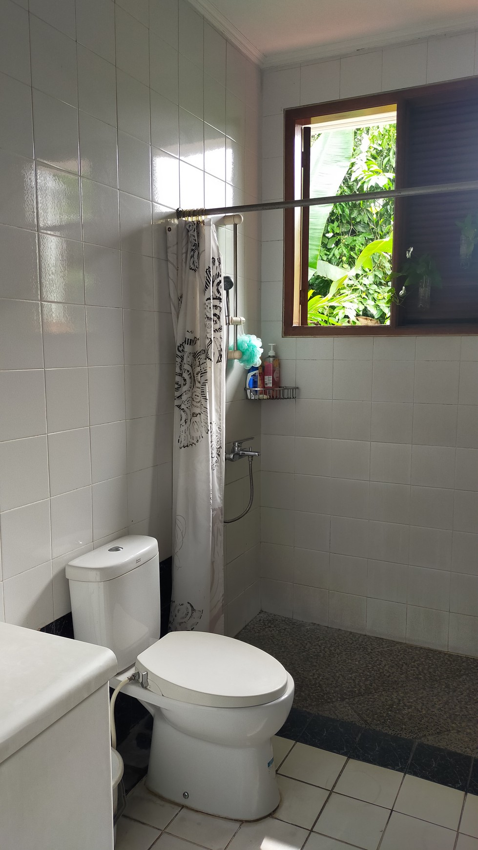 Rumah Klasik Asri dan Nyaman Luas Tanah 2585m2 di Area Pejaten Barat