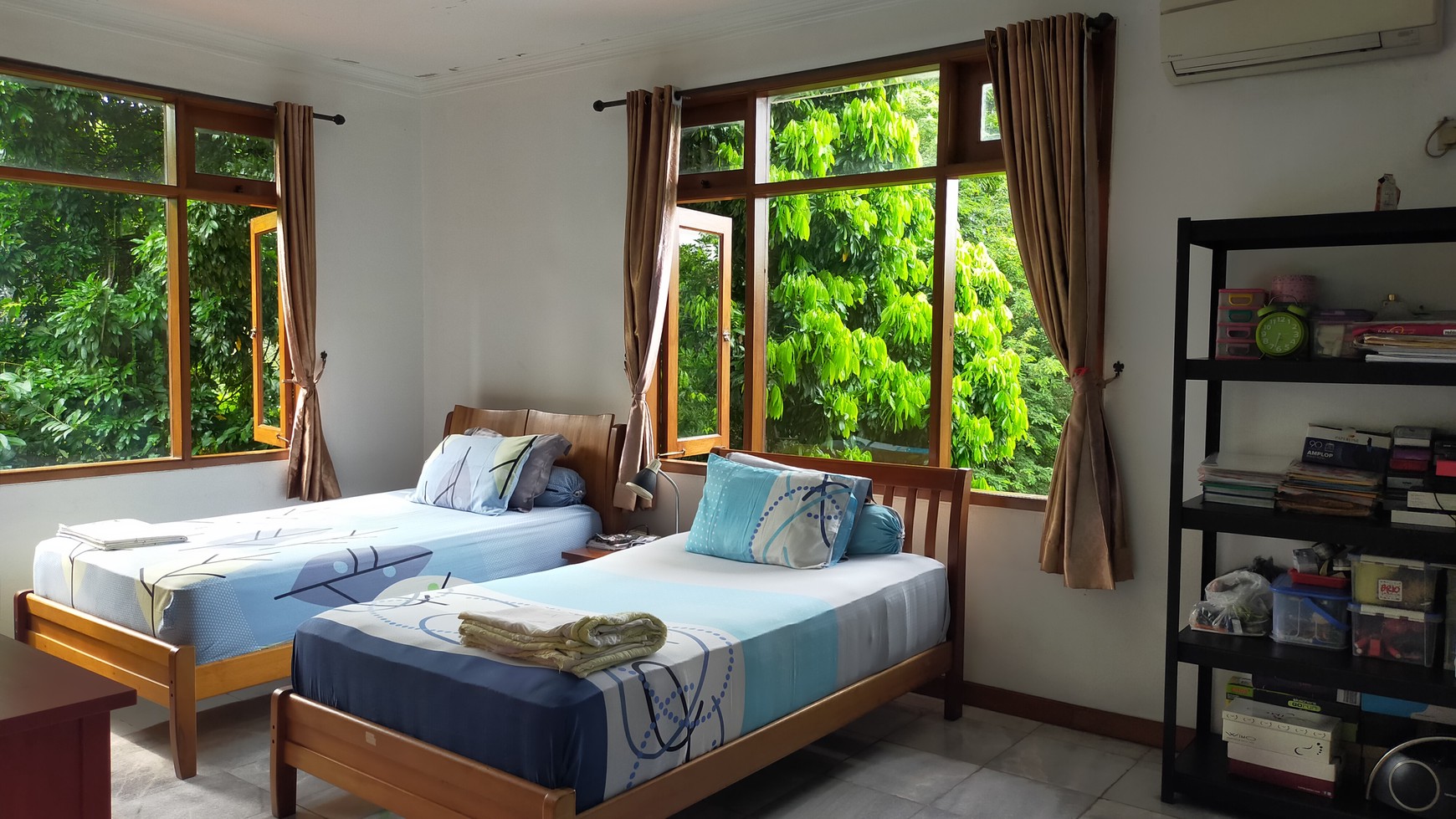 Rumah Klasik Asri dan Nyaman Luas Tanah 2585m2 di Area Pejaten Barat