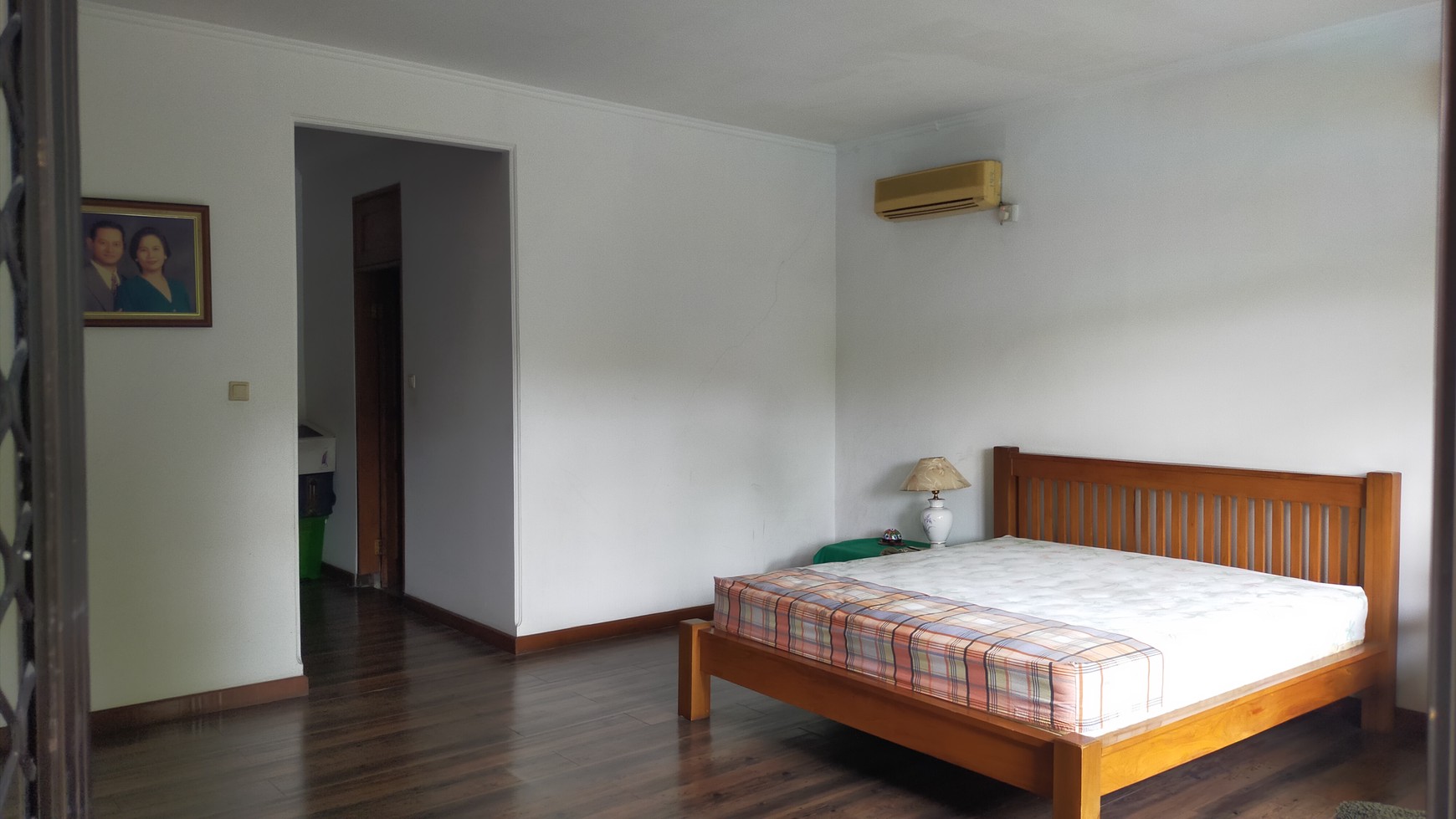 Rumah Klasik Asri dan Nyaman Luas Tanah 2585m2 di Area Pejaten Barat