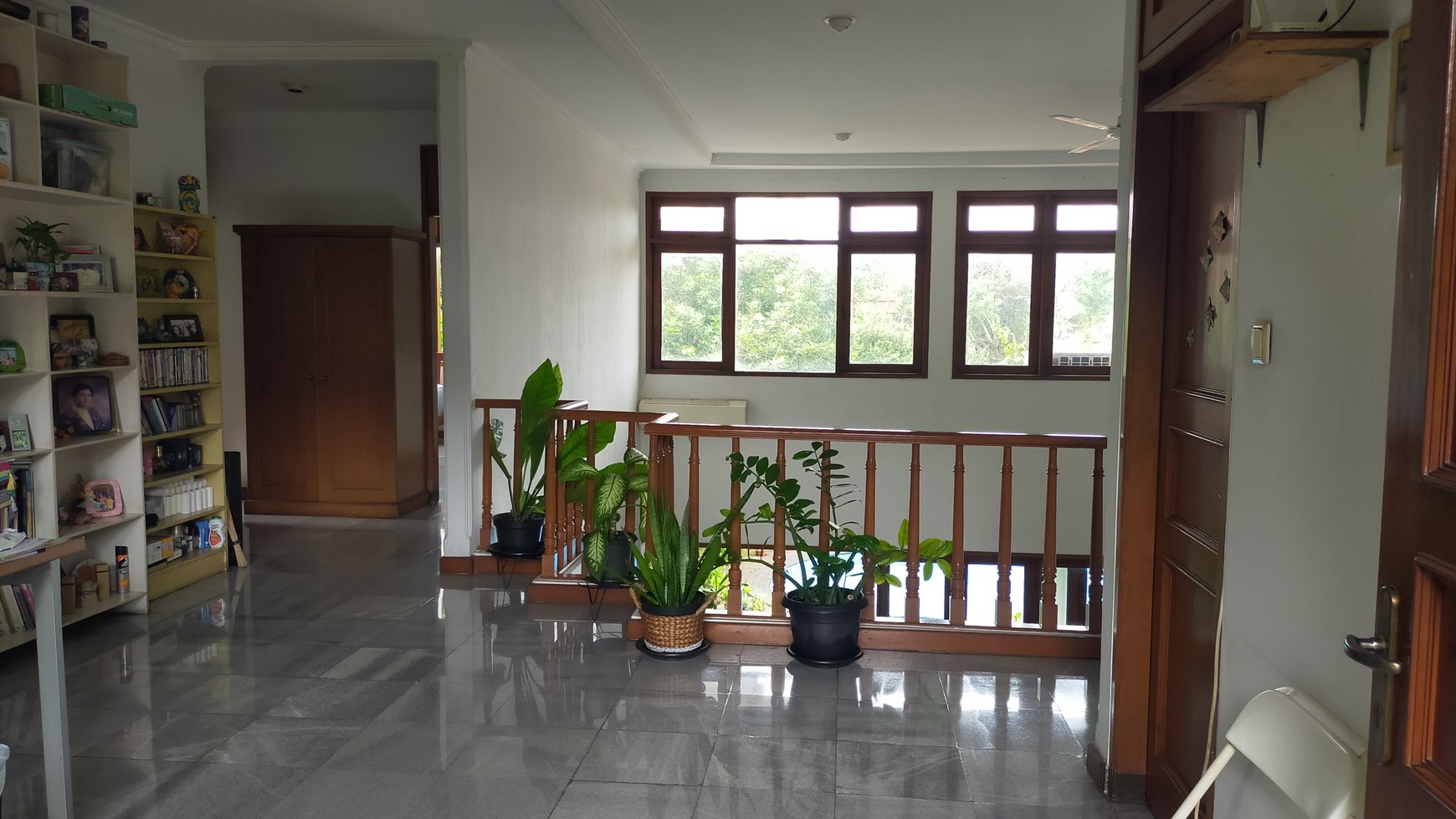 Rumah Klasik Asri dan Nyaman Luas Tanah 2585m2 di Area Pejaten Barat