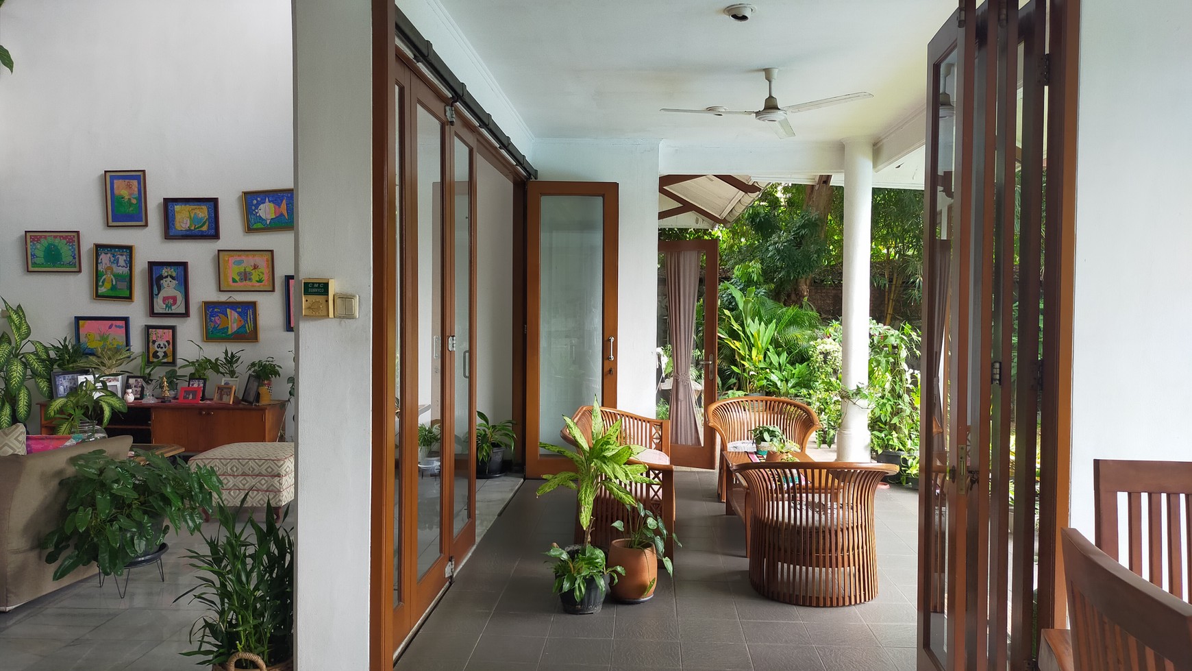 Rumah Klasik Asri dan Nyaman Luas Tanah 2585m2 di Area Pejaten Barat