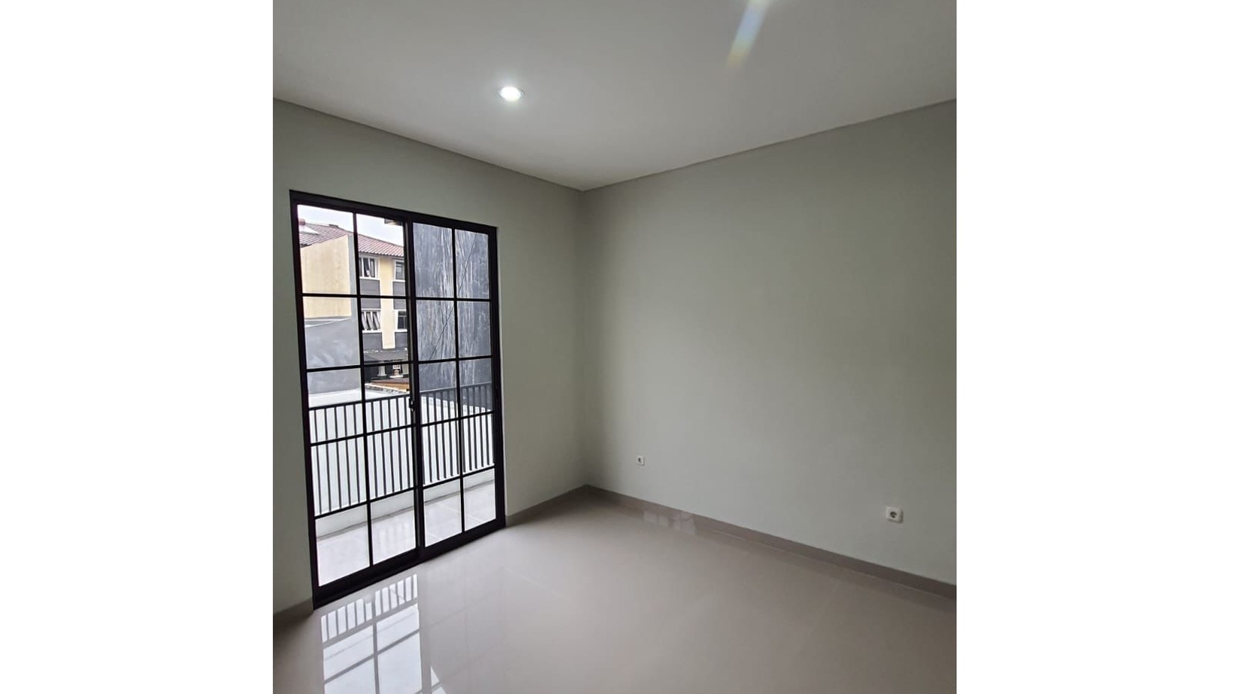 Dijual cepat anggrek loka bsd city tangerang selatan cantik rapih strategis tengah kota siap huni