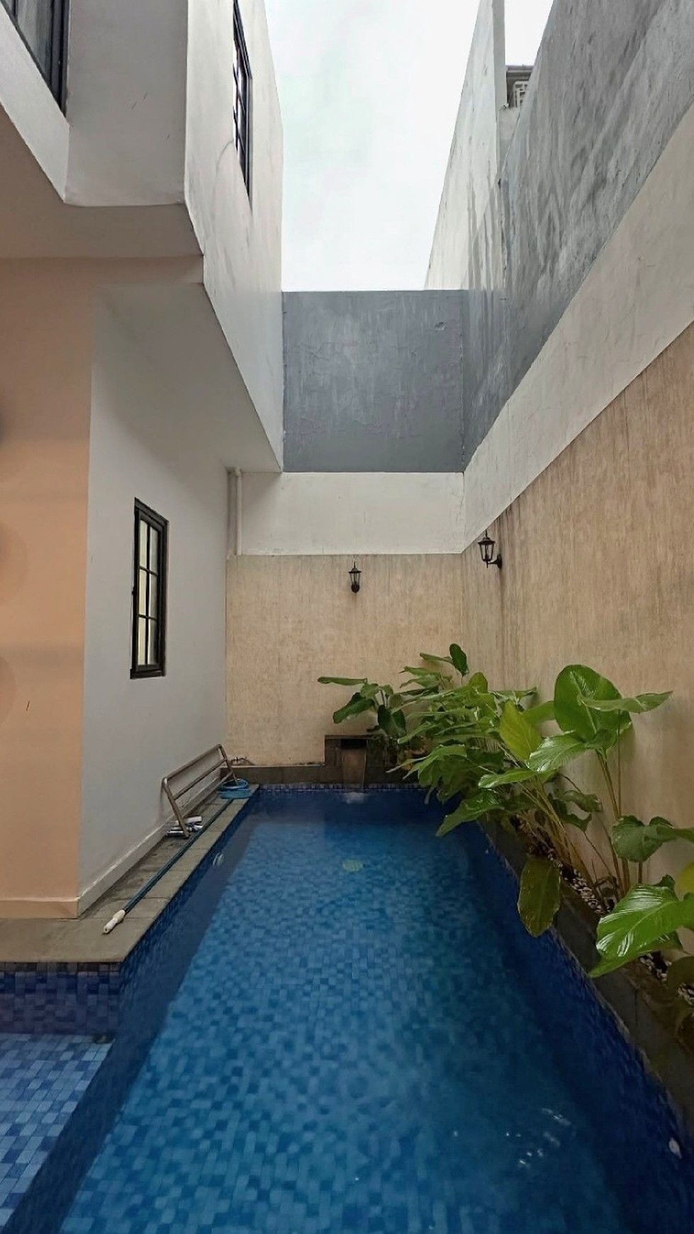 Rumah Hitung Tanah Area Cipete