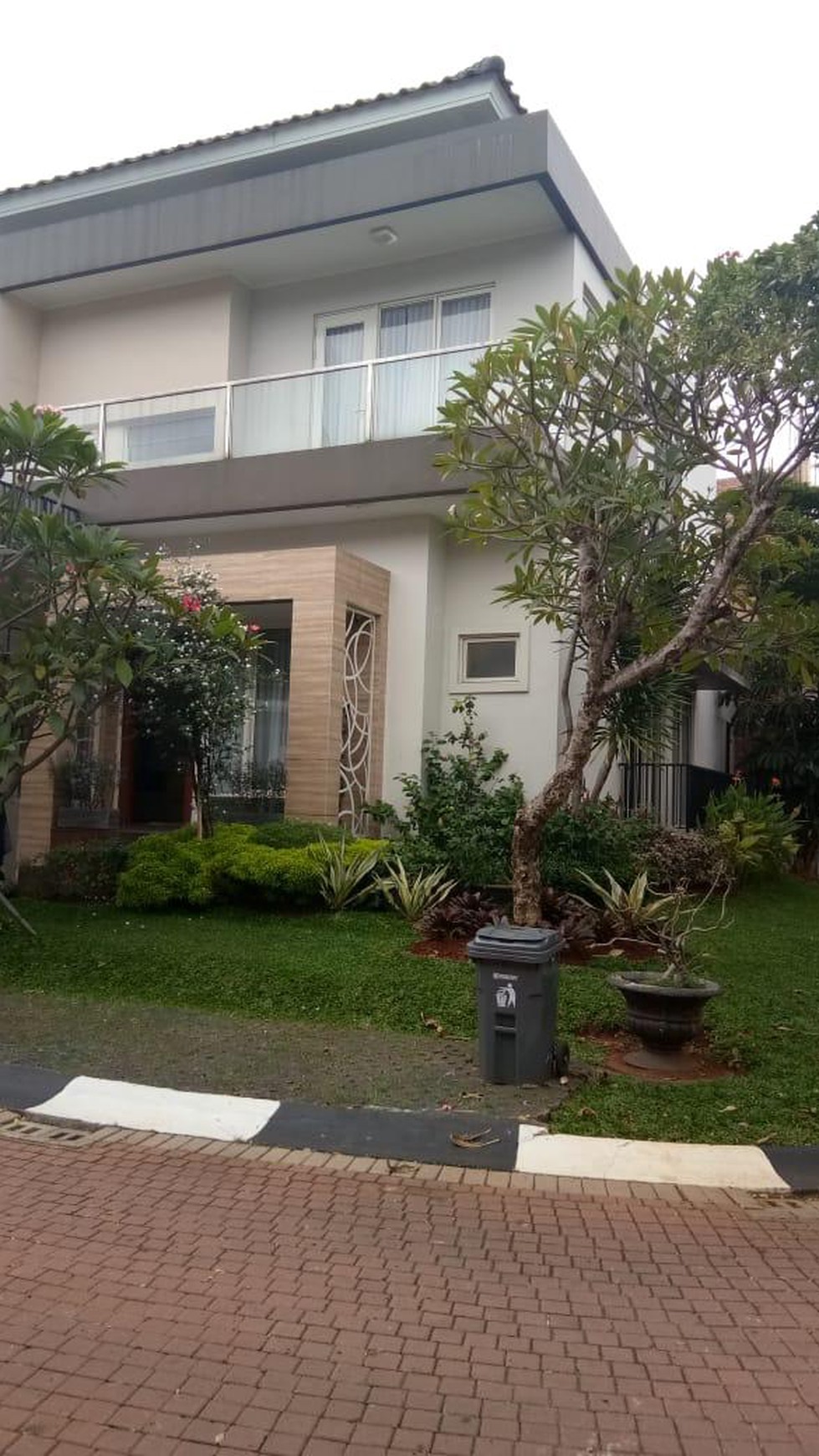 Rumah Siap Huni Posisi HOOK Nyaman dan Asri @Kebayoran Essence Bintaro