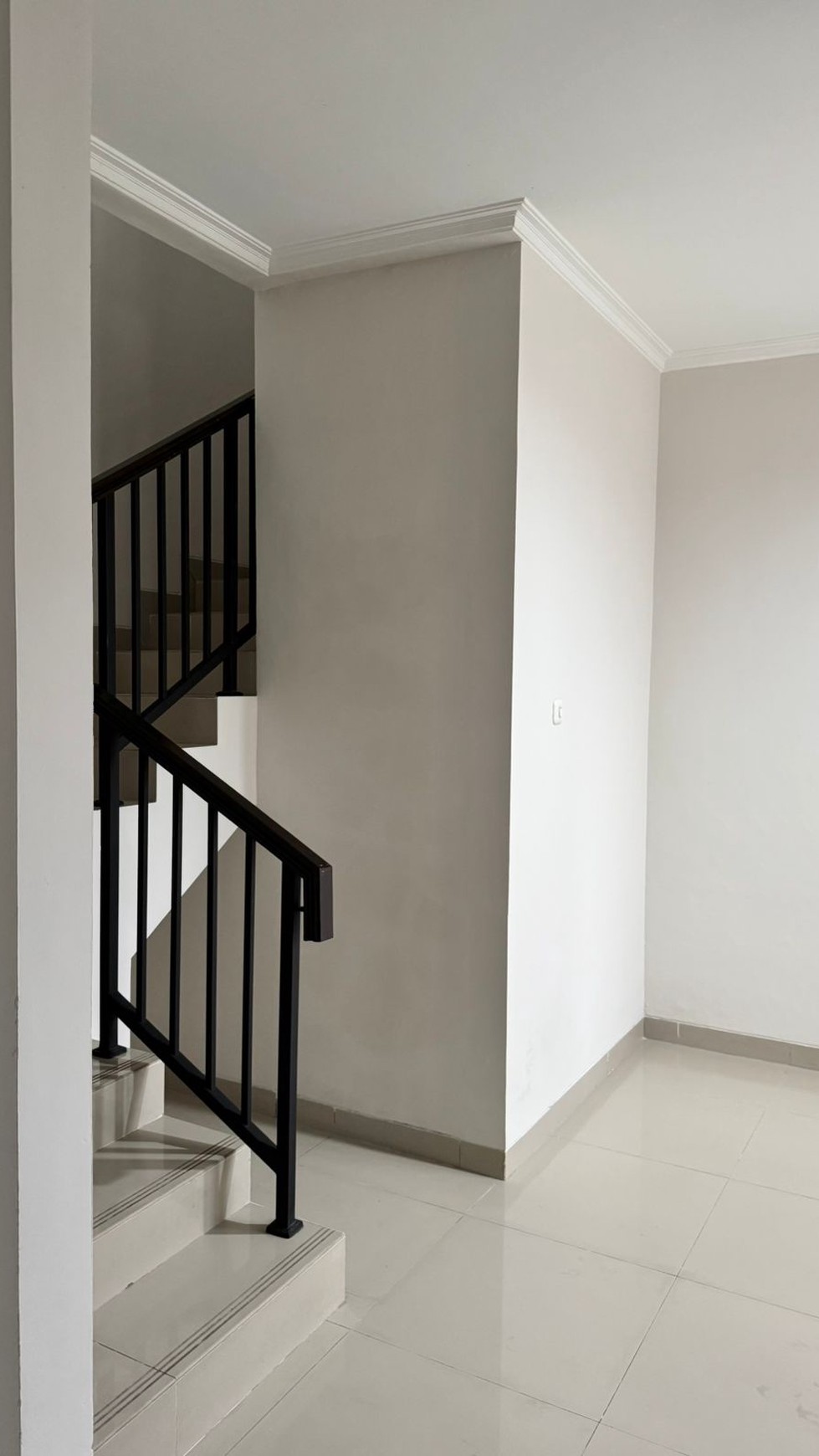 Rumah Cantik 2 Lantai di Metland Transyogi