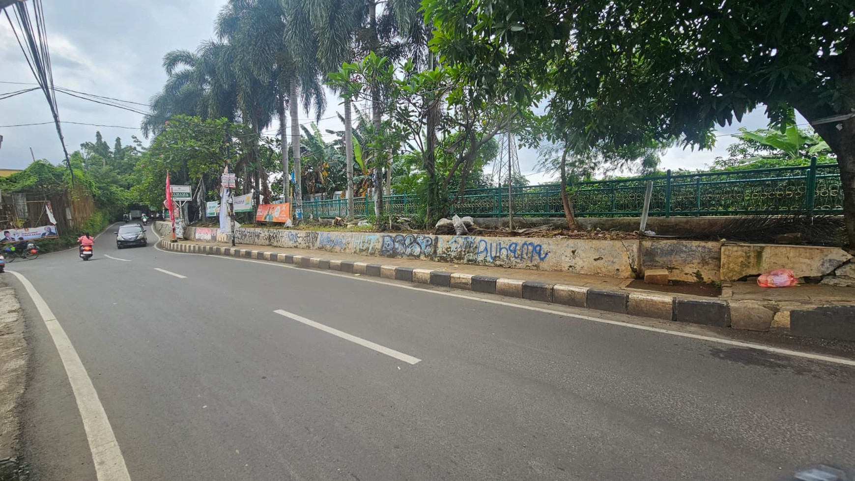 Cirendeu, Tanah Kavling atau tempat usaha di pinggir jalan raya akses dua arah