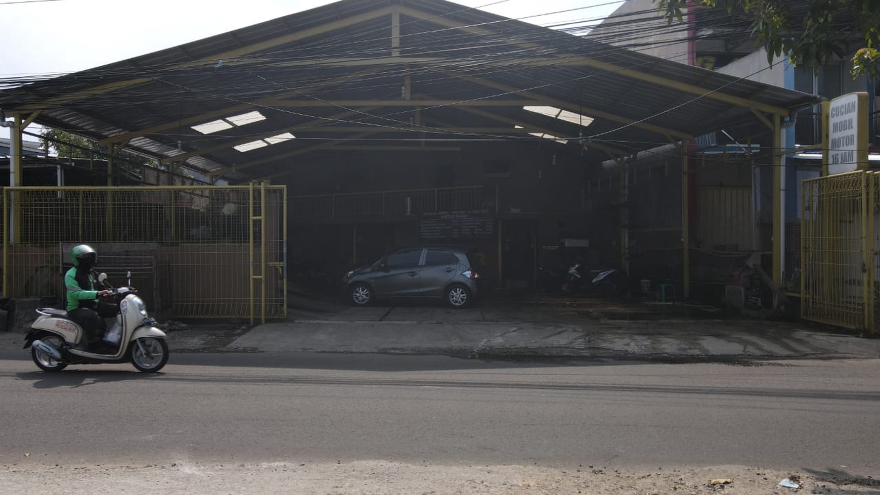 Cirendeu, Tanah Kavling atau tempat usaha di pinggir jalan raya akses dua arah