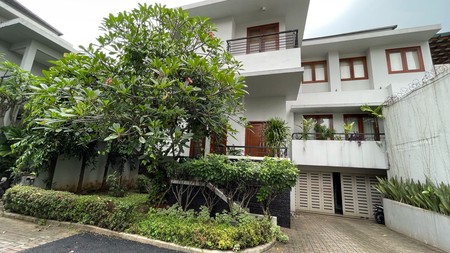 Dijual Rumah cantik dalam Townhouse di Lebak Bulus, belakang SQuarter TB Simatupang