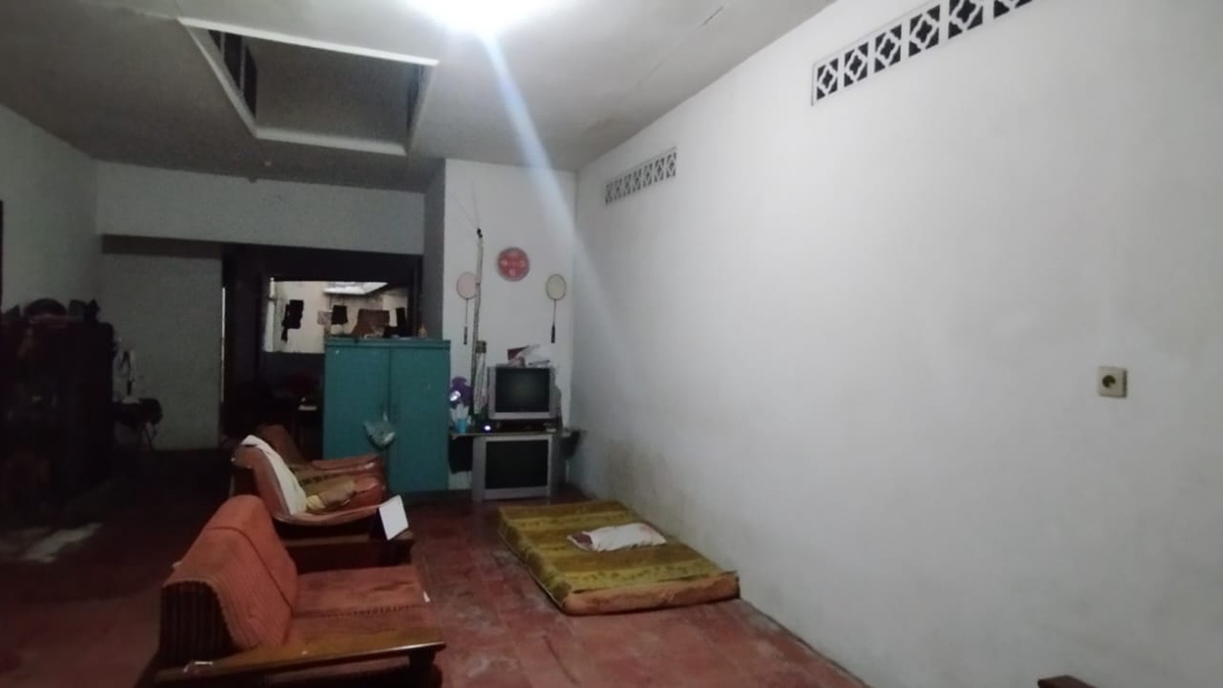 Dijual Cepat Tanah SHM, Ada Bangunan, Hitung Tanah Saja, di Setu Tangerang Selatan