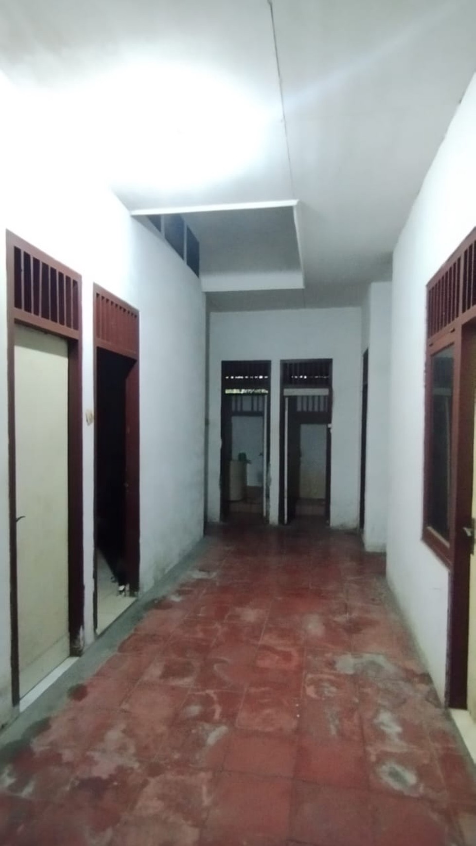 Dijual Cepat Tanah SHM, Ada Bangunan, Hitung Tanah Saja, di Setu Tangerang Selatan