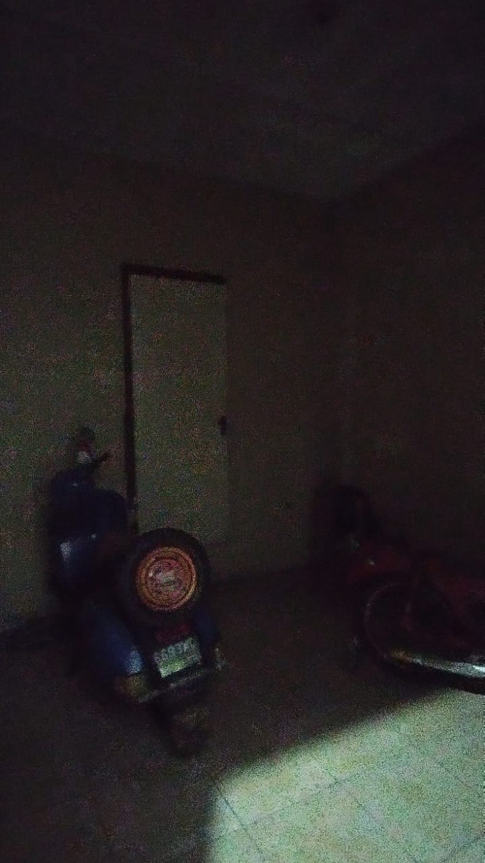 Dijual Cepat Tanah SHM, Ada Bangunan, Hitung Tanah Saja, di Setu Tangerang Selatan