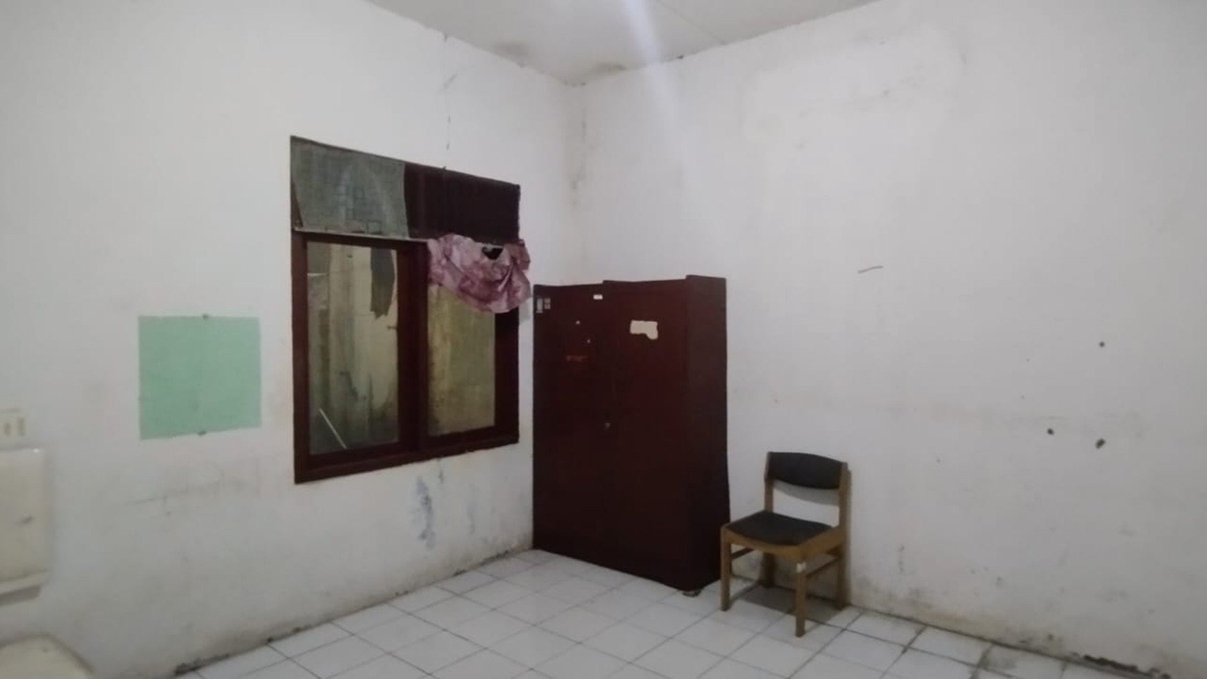 Dijual Cepat Tanah SHM, Ada Bangunan, Hitung Tanah Saja, di Setu Tangerang Selatan