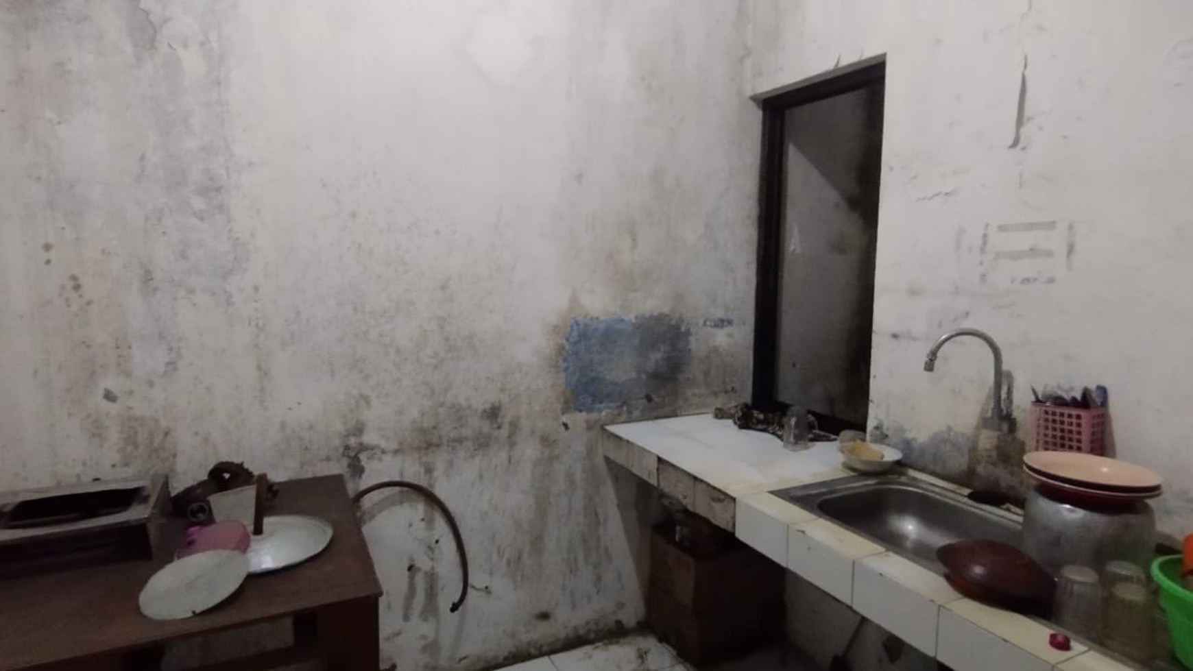 Dijual Cepat Tanah SHM, Ada Bangunan, Hitung Tanah Saja, di Setu Tangerang Selatan