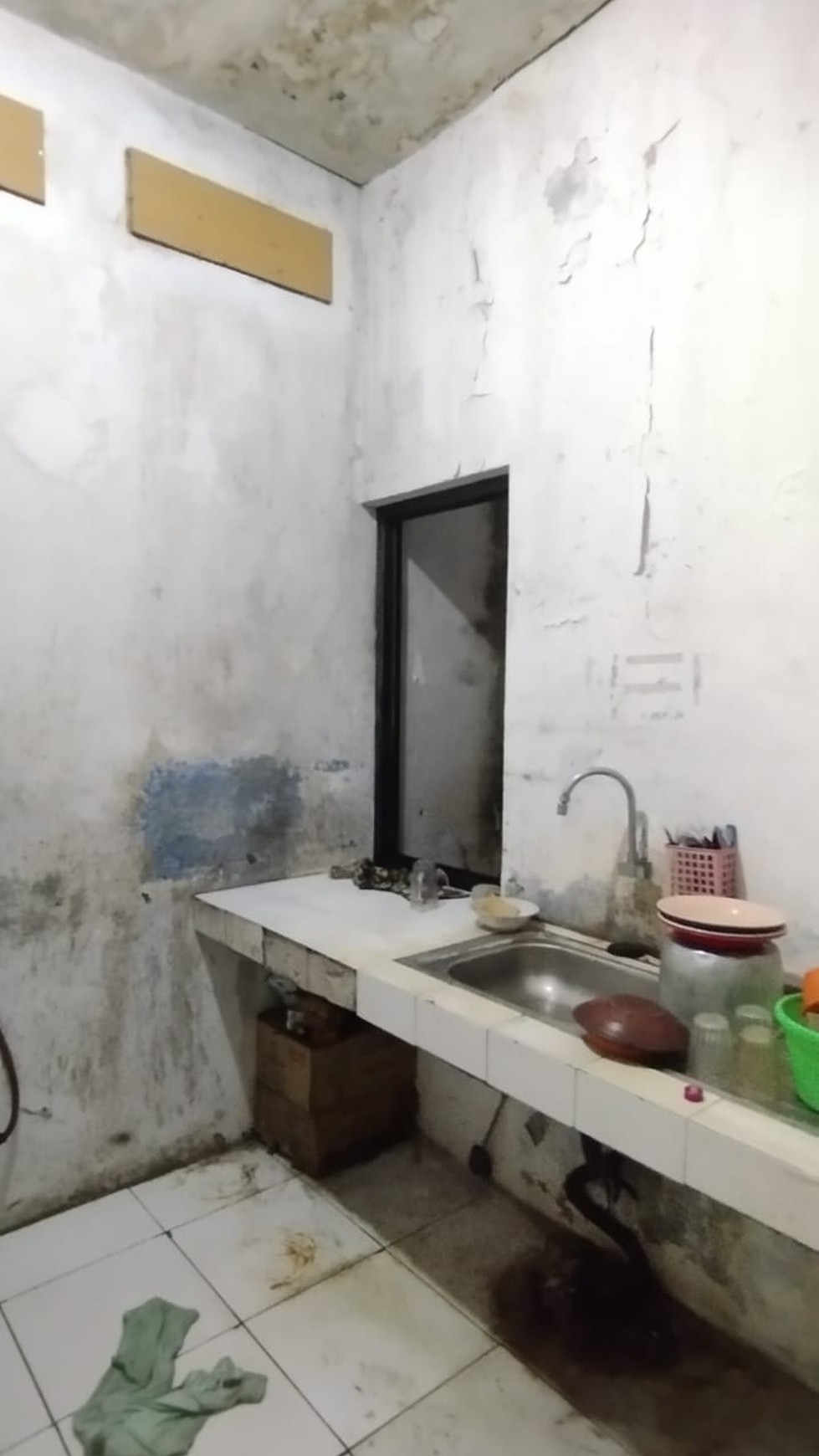 Dijual Cepat Tanah SHM, Ada Bangunan, Hitung Tanah Saja, di Setu Tangerang Selatan