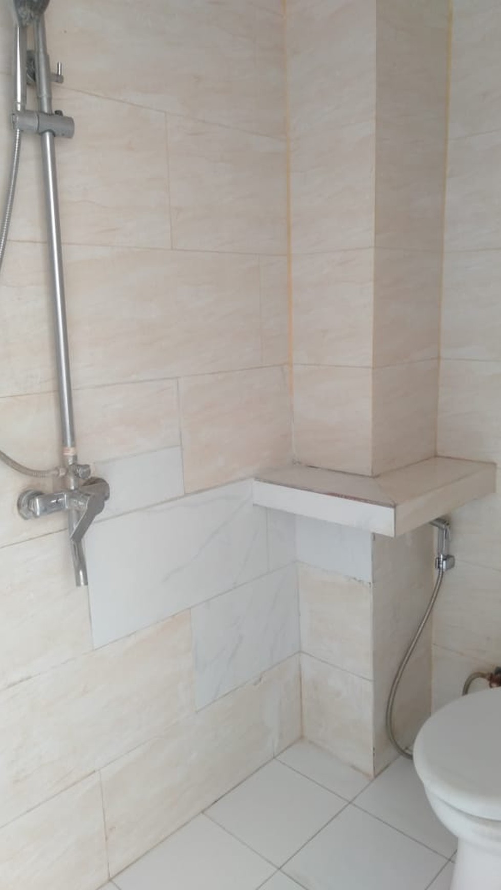 Rumah bagus, rapi dan terawat siap huni di Bintaro