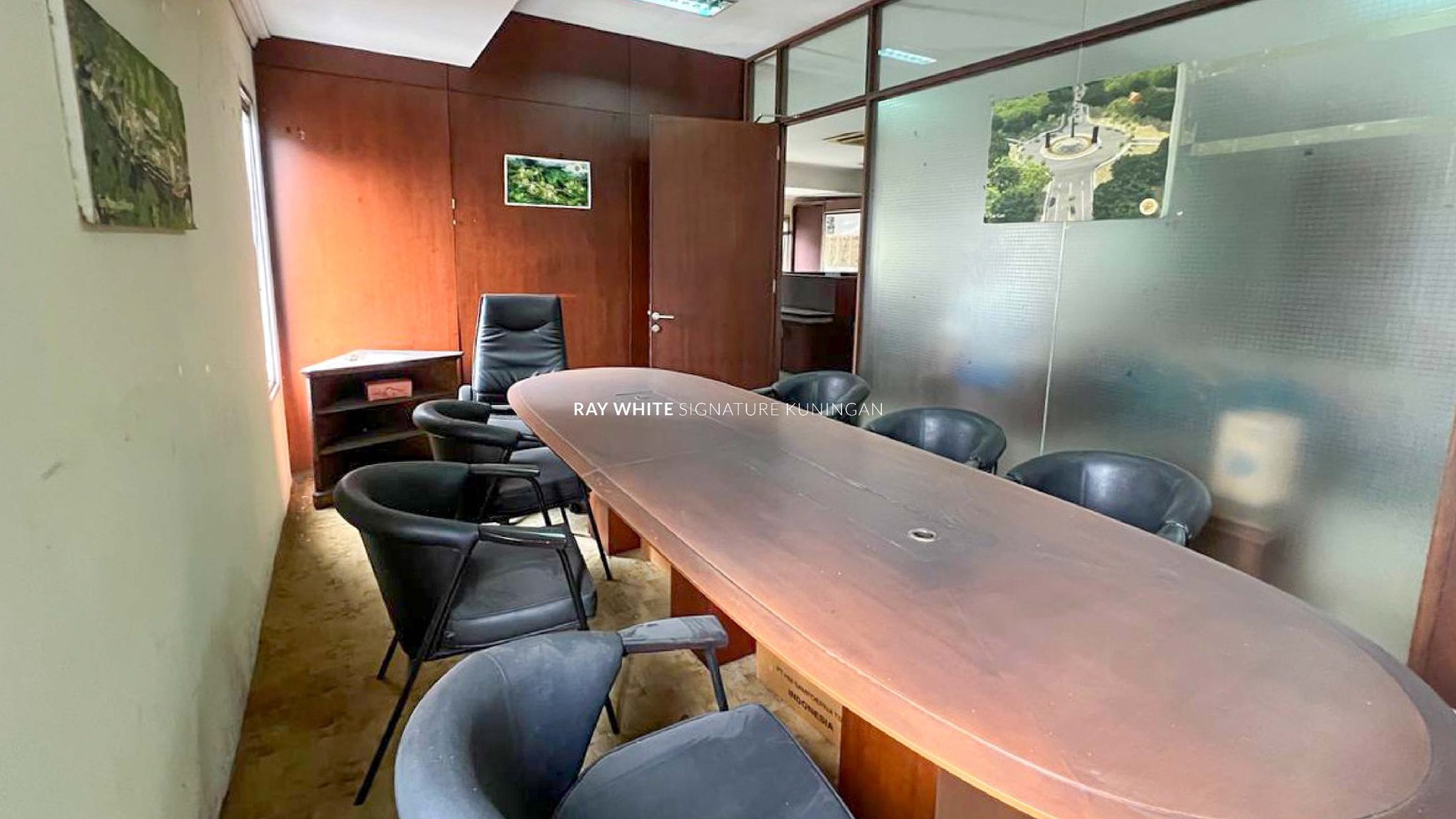 Kantor 3 Lantai Zona Komersial di Jl Ubud Mega Kuningan Jakarta Selatan