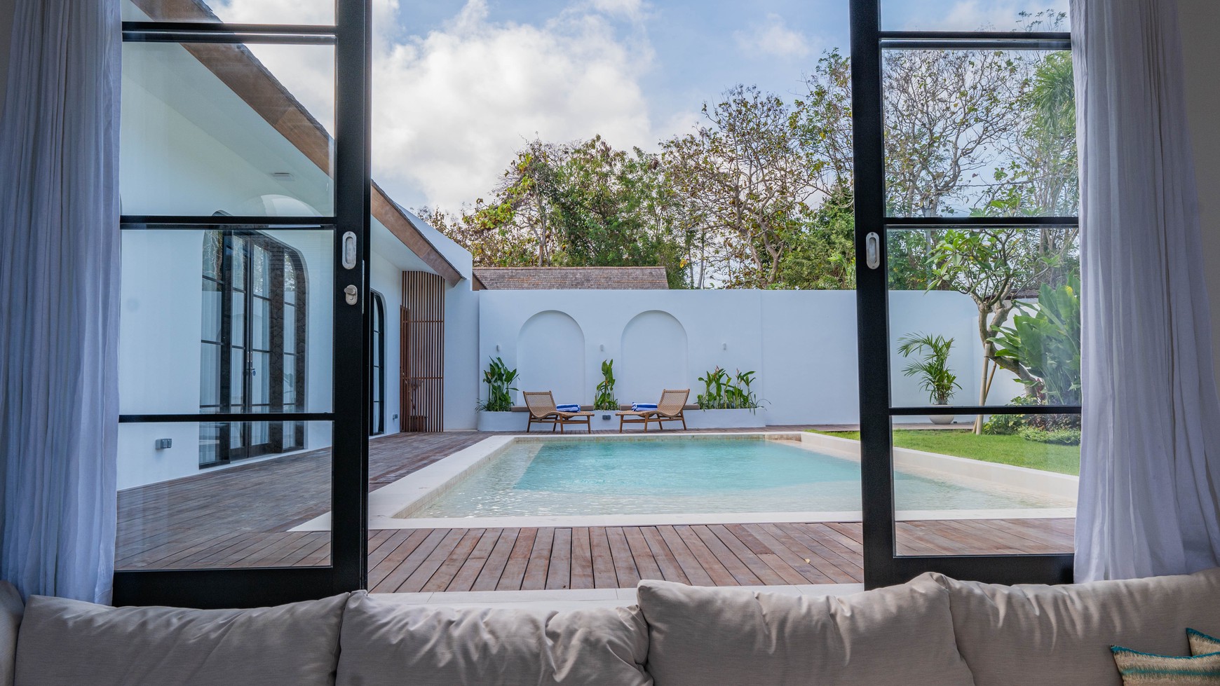  Freehold Stunning Villa  In Pecatu Bali