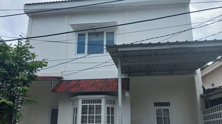 Rumah siap huni baru renovasi di Bintaro Sektor 5
