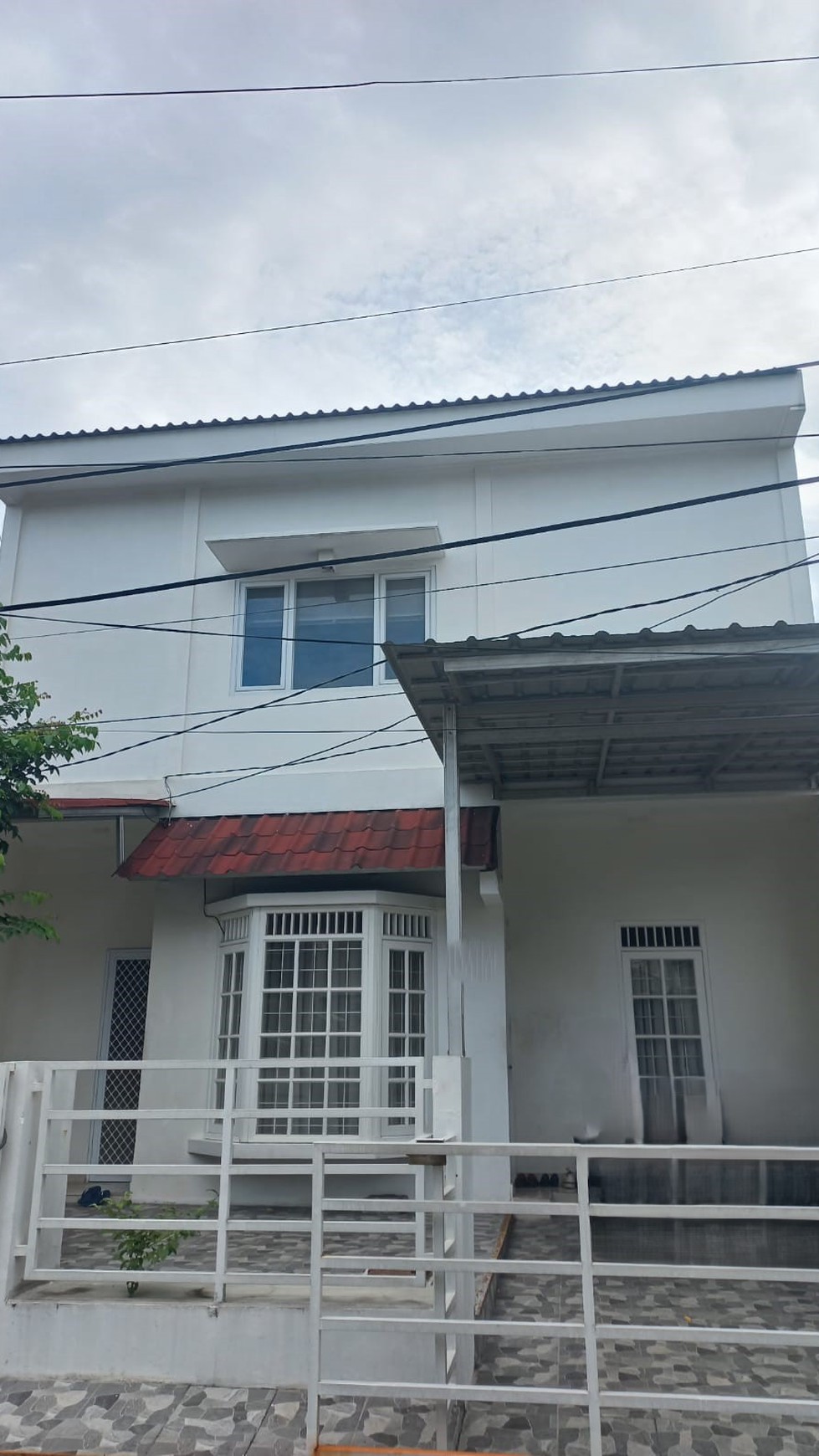 Rumah siap huni baru renovasi di Bintaro Sektor 5