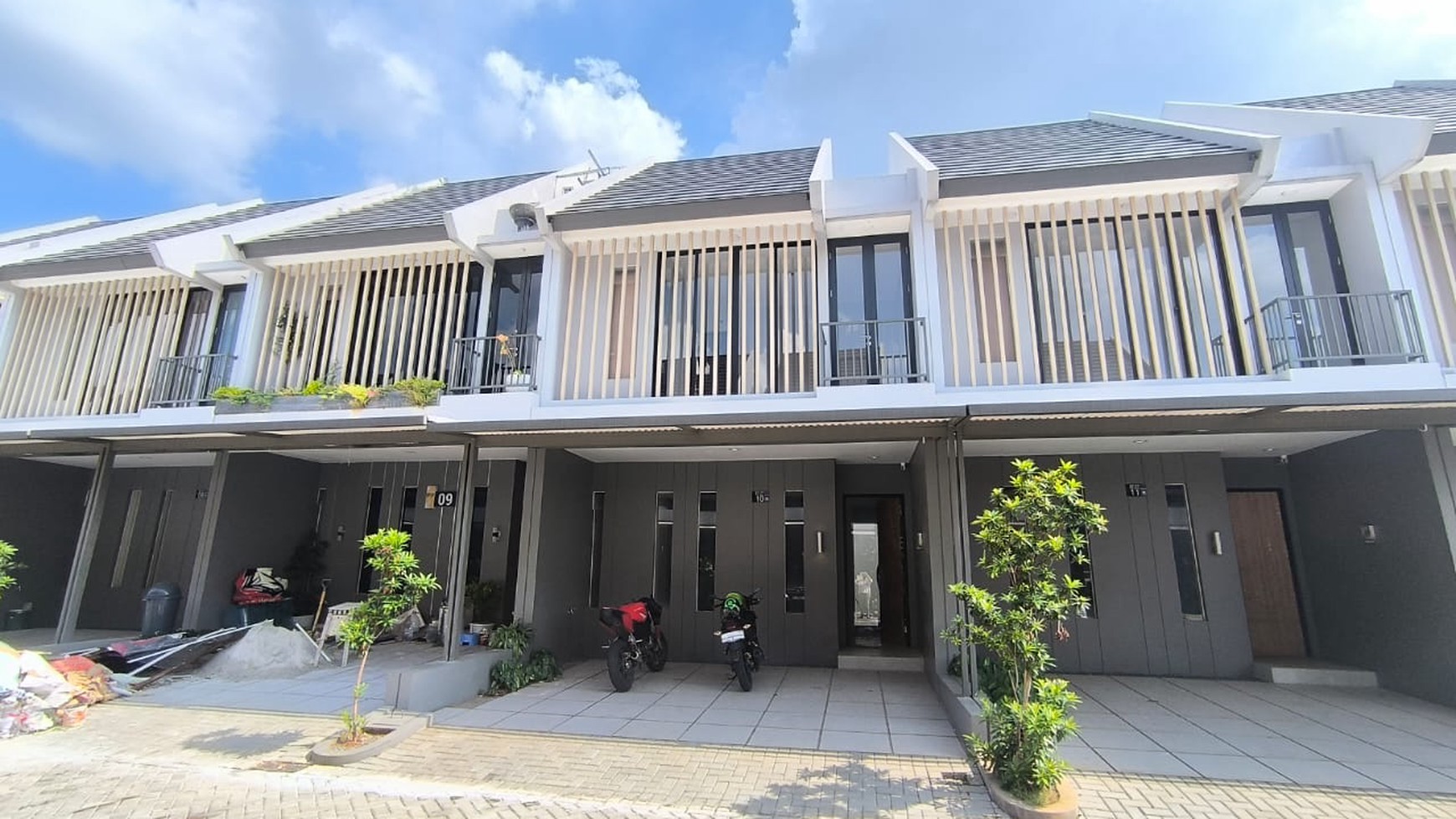 Rumah Sewa Cluster Z Living , Grand Wisata .Bekasi Timur