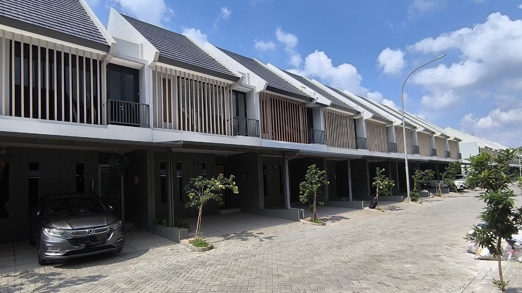 Disewakan Rumah Brand New di Cluster Z Living , Grand Wisata Bekasi Timur