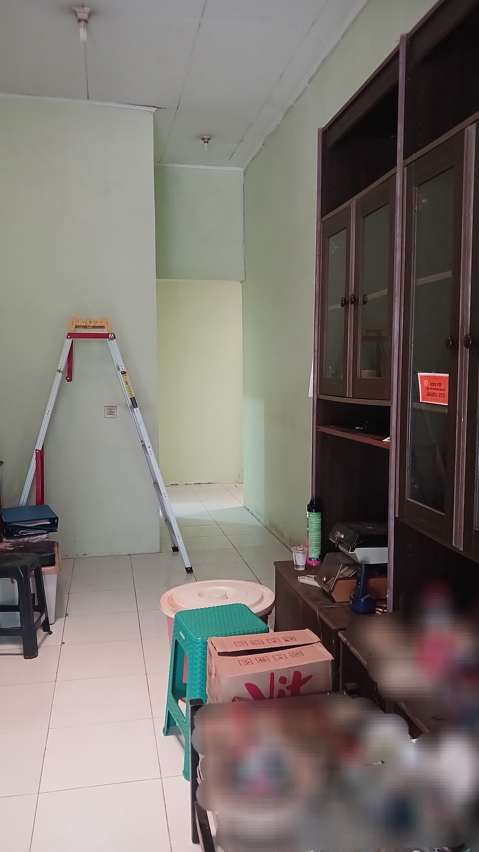 Rumah Lama siap huni dalam komplek yang asri dan nyaman Petukangan Pesanggrahan.