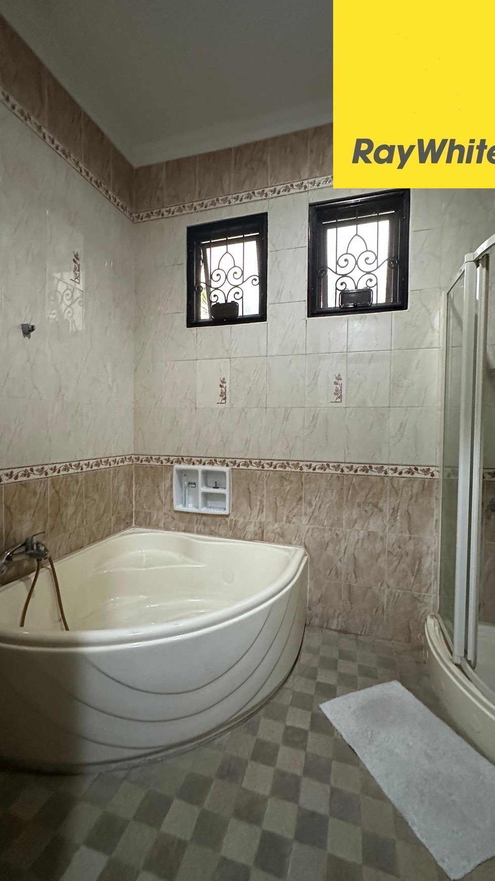 Rumah Dijual Laguna Regency Pakuwon City Surabaya