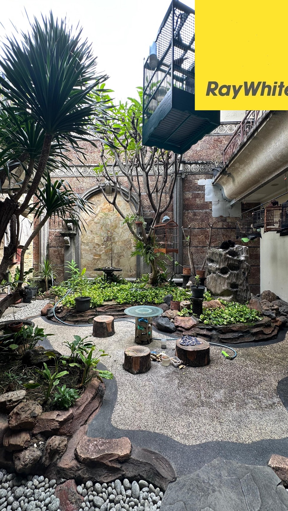 Rumah Dijual Laguna Regency Pakuwon City Surabaya