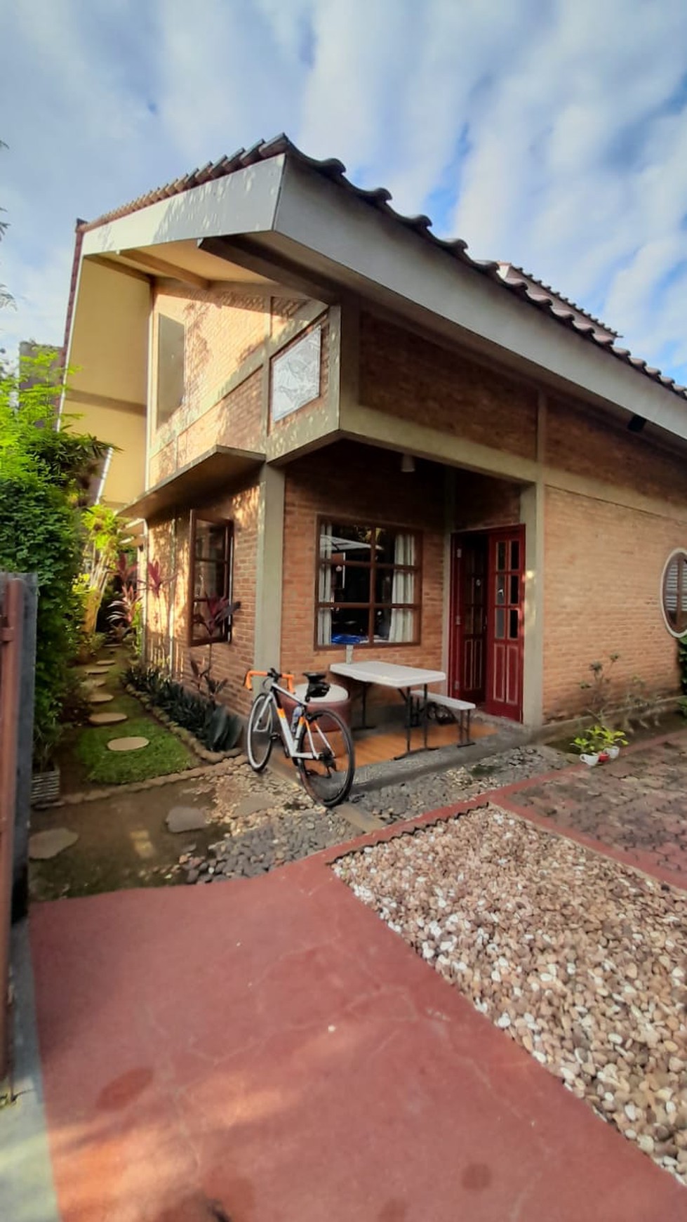 Rumah Type Modern Country di Lippo Karawaci