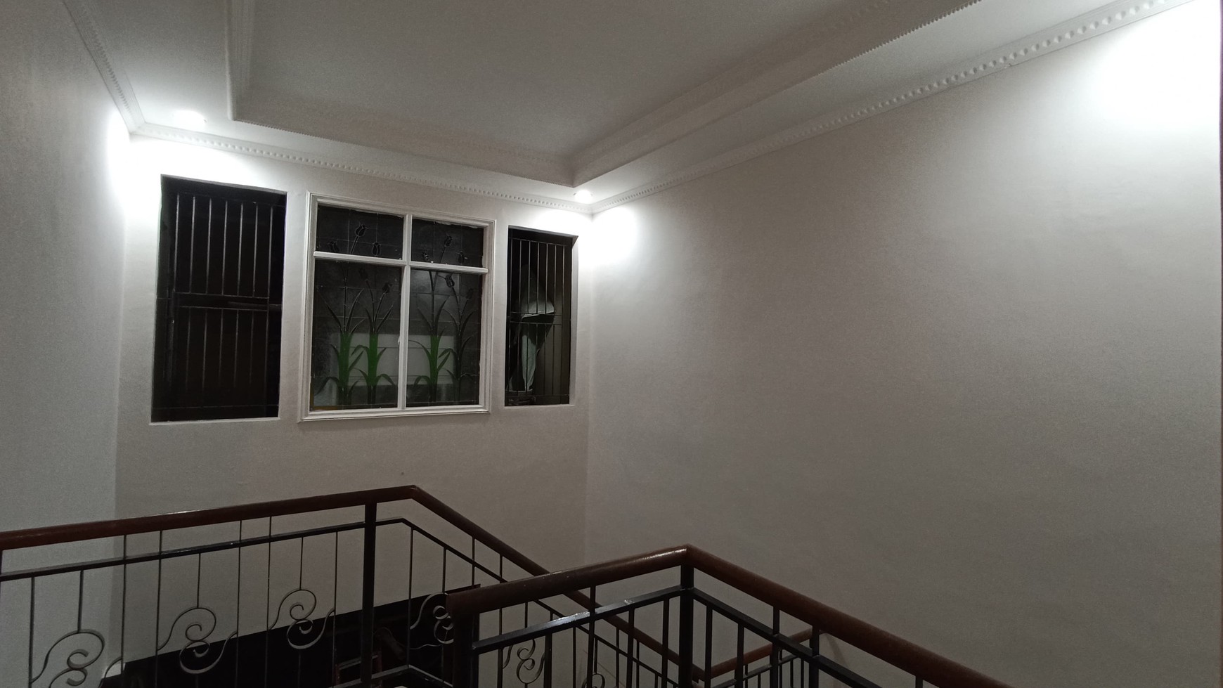 Rumah Kokoh 2 Lantai, Rapi Siap Huni Full Renovasi di Kota Wisata Cibubur